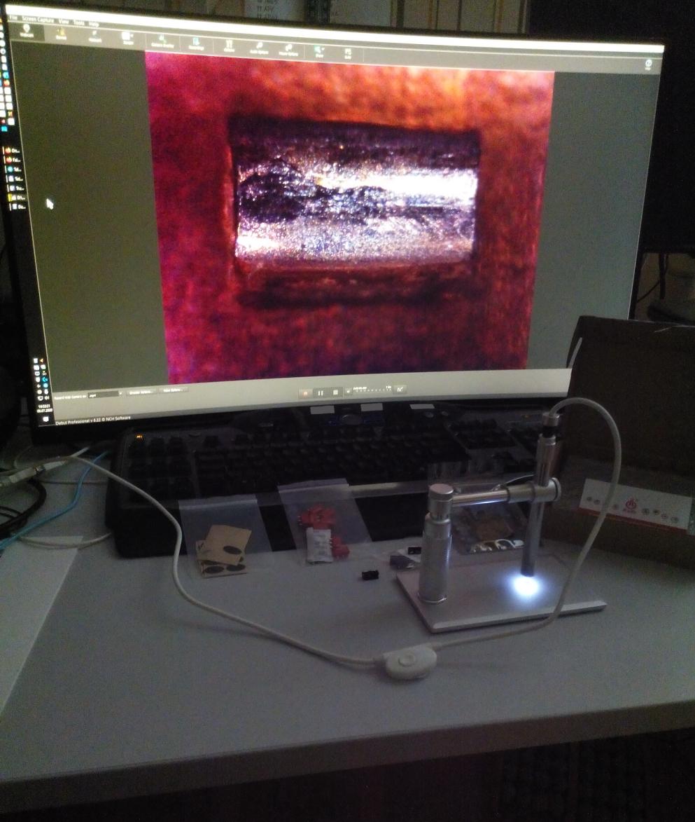 004 - Kontaktstelle -Darstellung mit Monitor und Mikroskop.jpg
