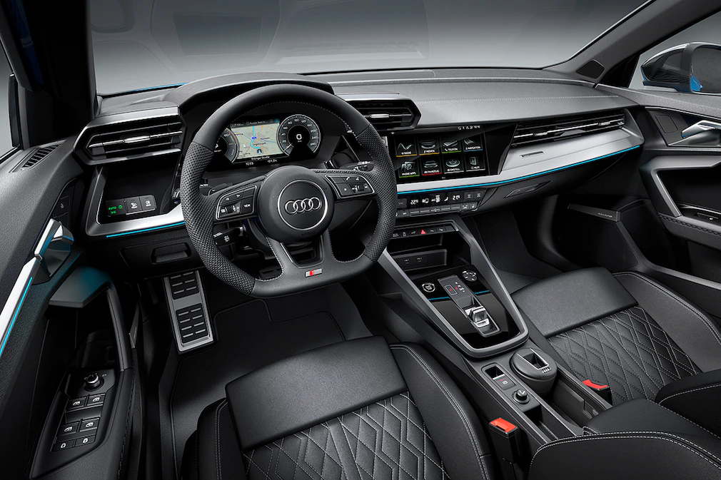 Audi Q6 e-tron: Völlig neues Cockpit mit gekrümmtem Doppeldisplay