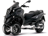 2013-Piaggio-MP3-500-scooter-pictures_1.jpg