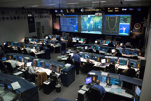 640px-Mission_control_center.jpg