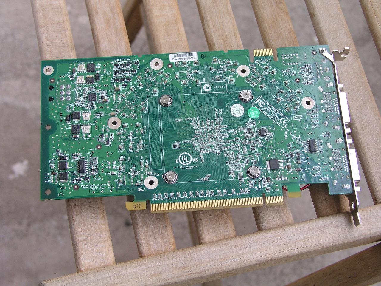 7950gt-rueckseite-jpg.450810