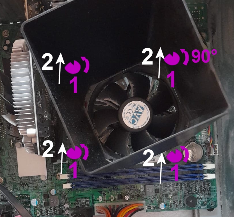 Akoya P5360E_CPU-Kühler ab.jpg