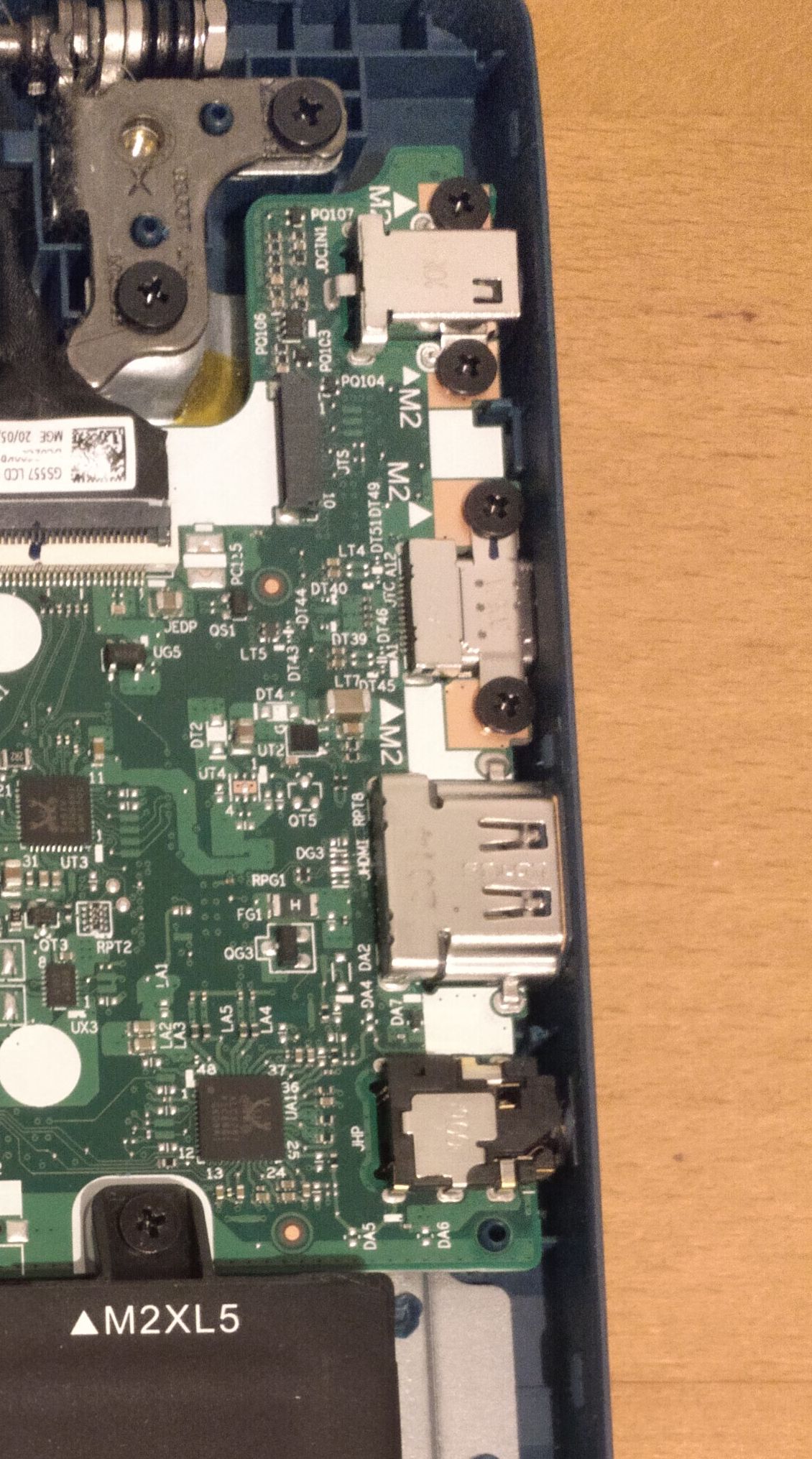 Anschlüsse Ideapad 5 links.jpg