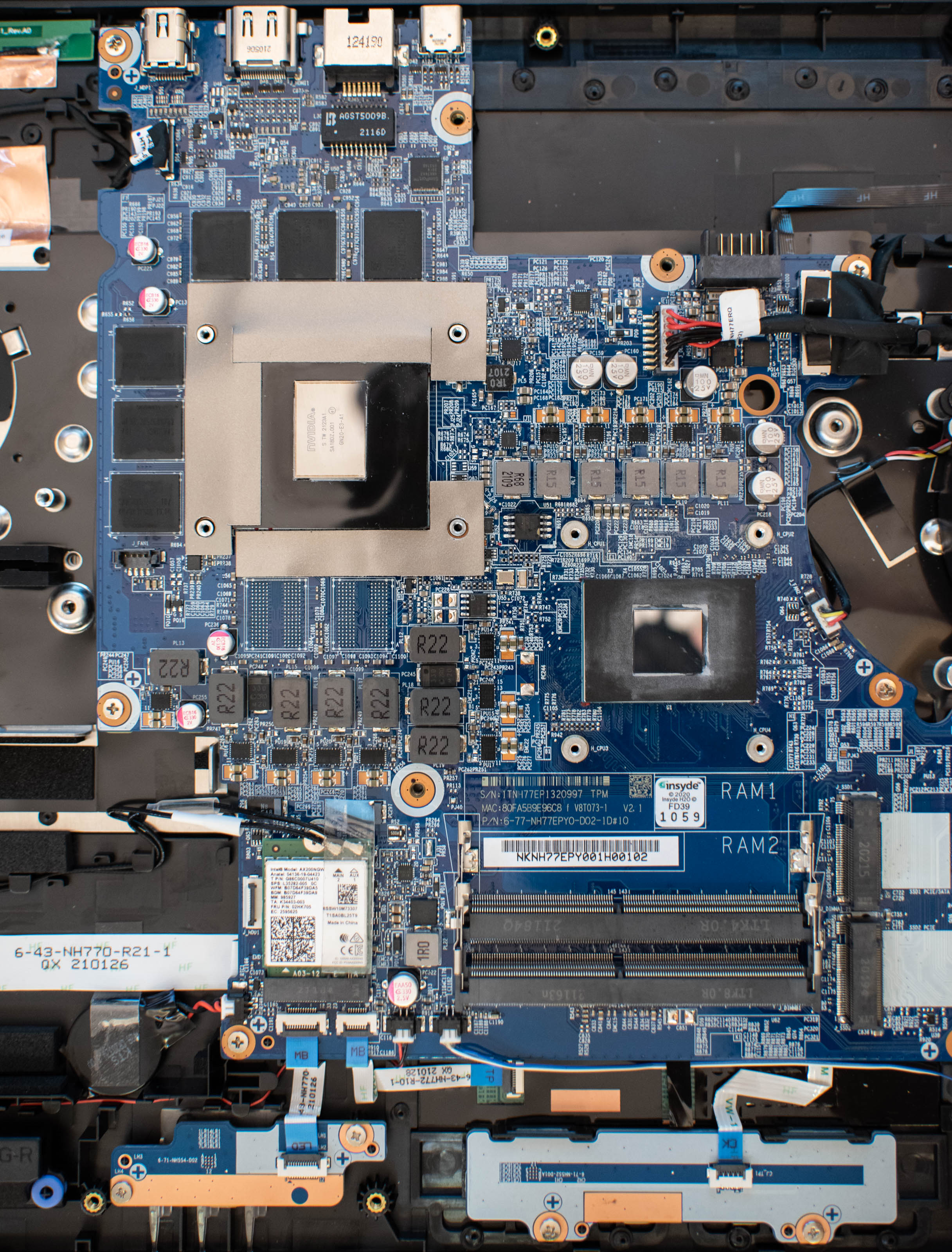 apex17_m21_3060_mainboard-detail.jpg