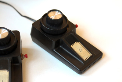 apple_ii_europlus_paddle_small.jpg