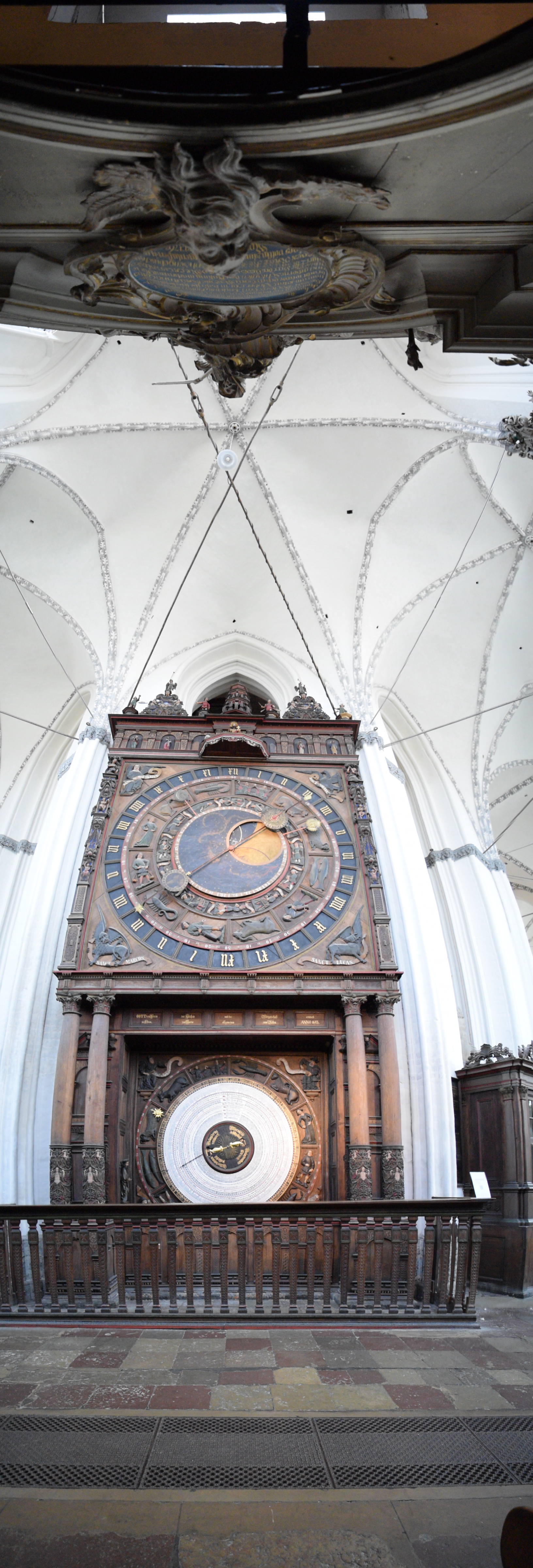 Astronomische Uhr Panorama (2).JPG