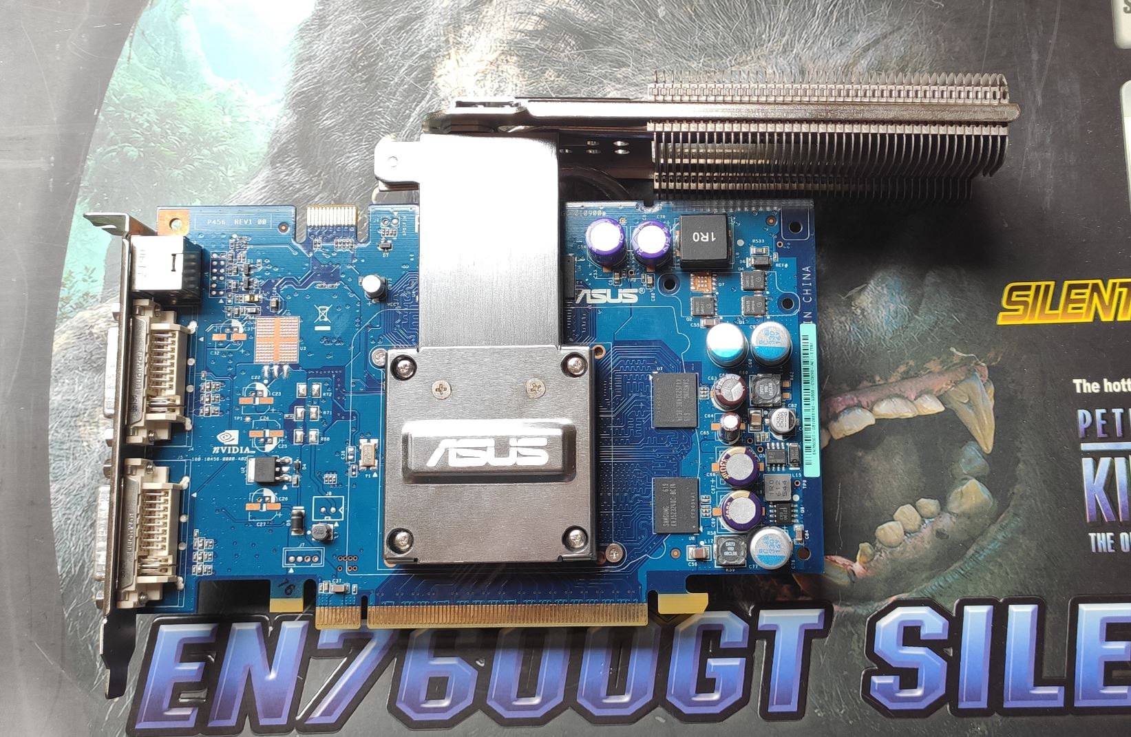 Asus 7600GT Silent 256M PCI-e.JPG