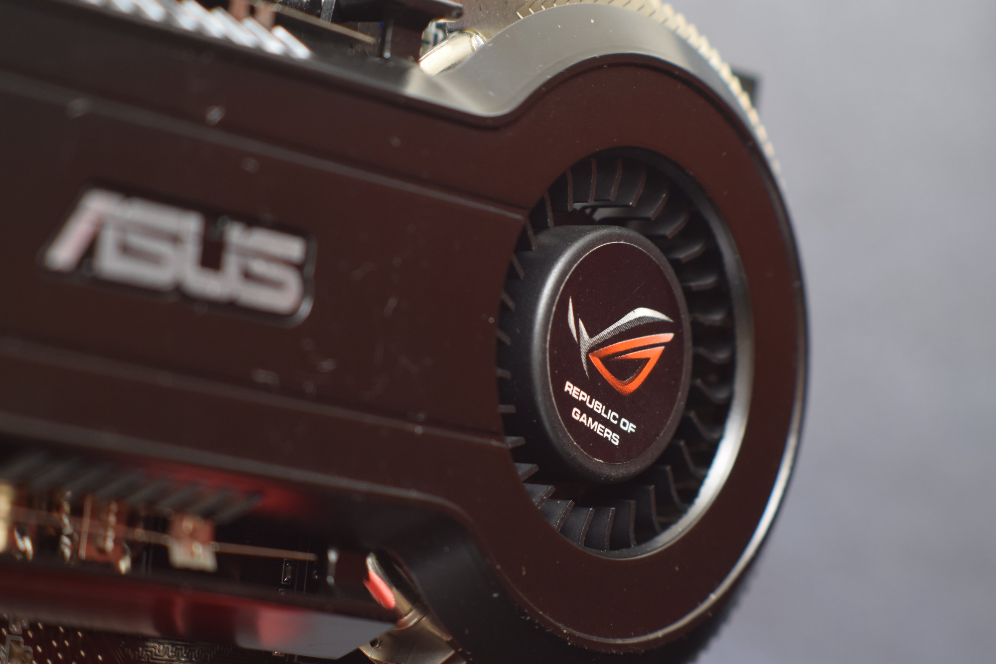 Asus GeForce 9600 GT ROG Matrix (7).JPG