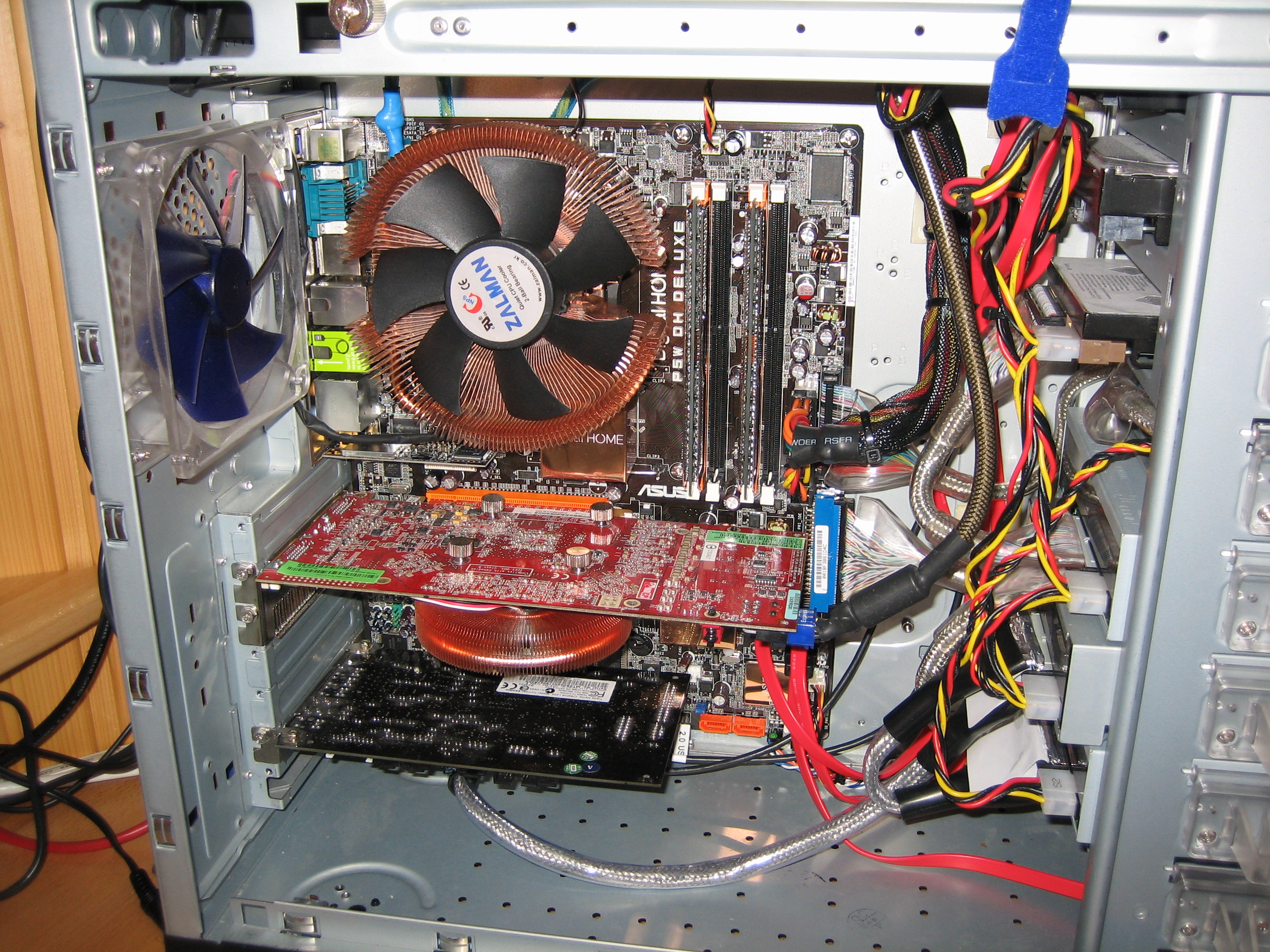 Asus P5W DH Deluxe_b.jpg