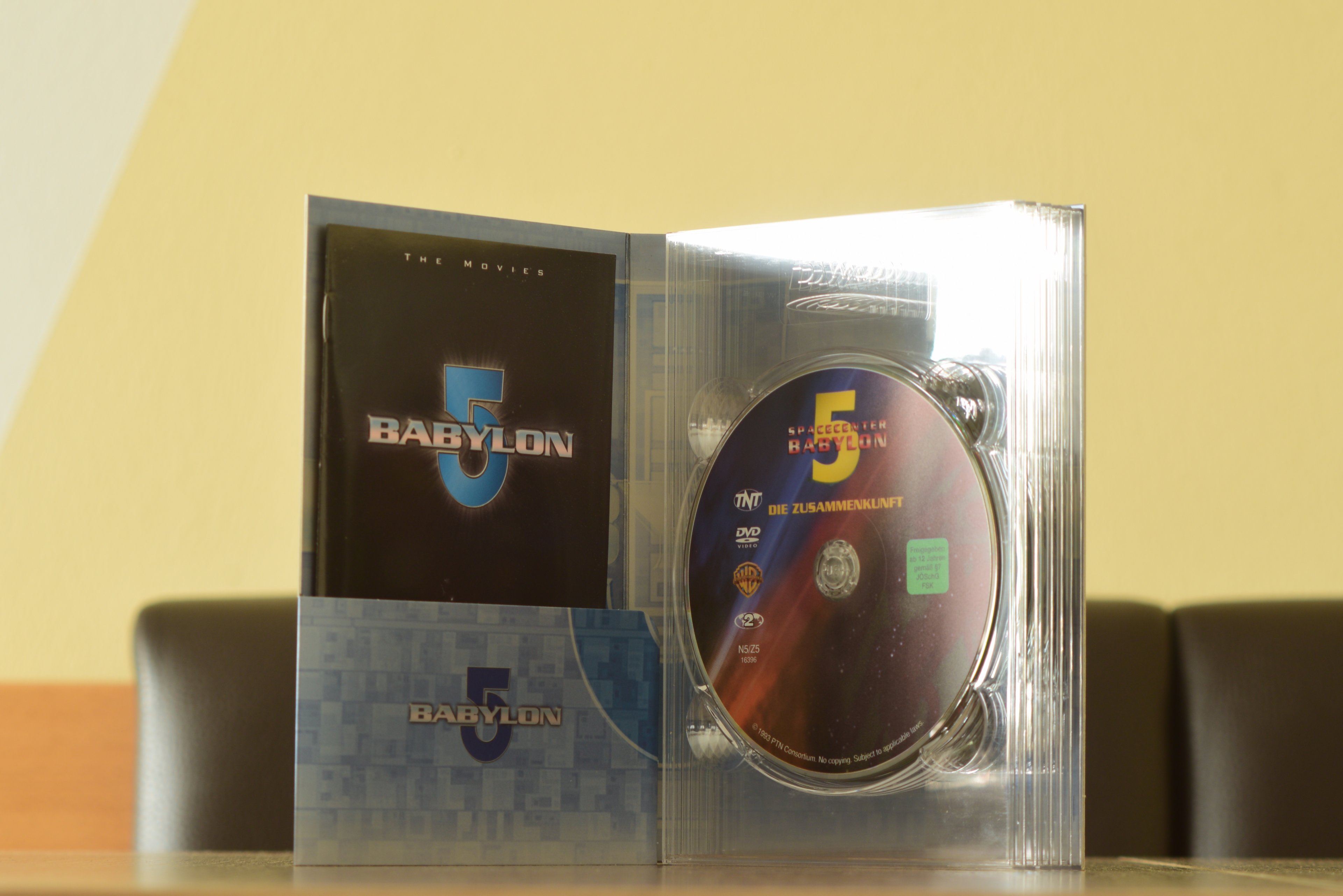 Babylon 5 DVD (1).JPG
