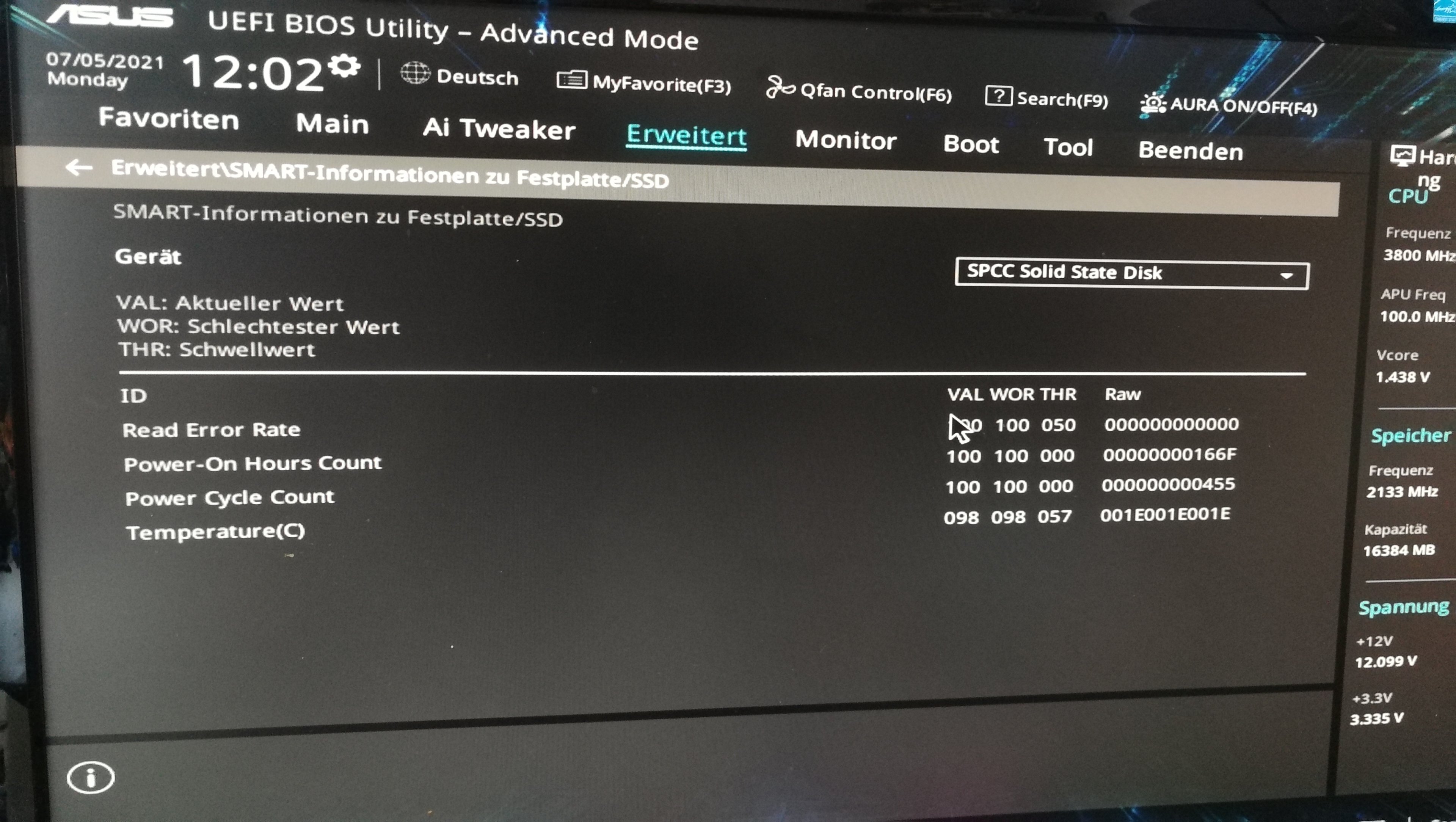 BIOS Erweitert SMART Information zu Festplatte SSD.jpg