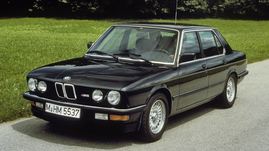bmw-m5-gen1-l-01.jpg