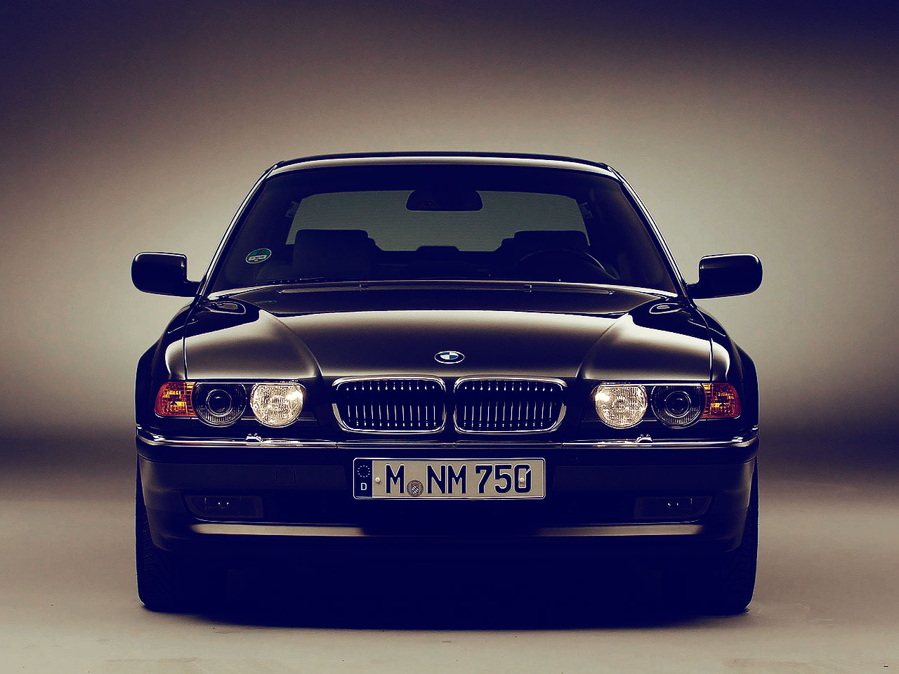 bmw_750il_7.jpg