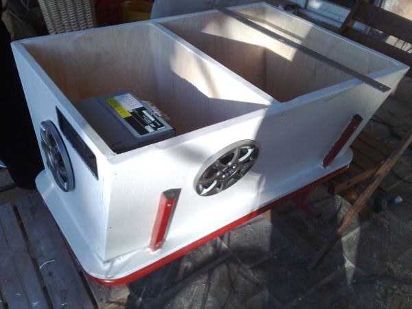 boxen-radio-eingebaut-jpg.136403