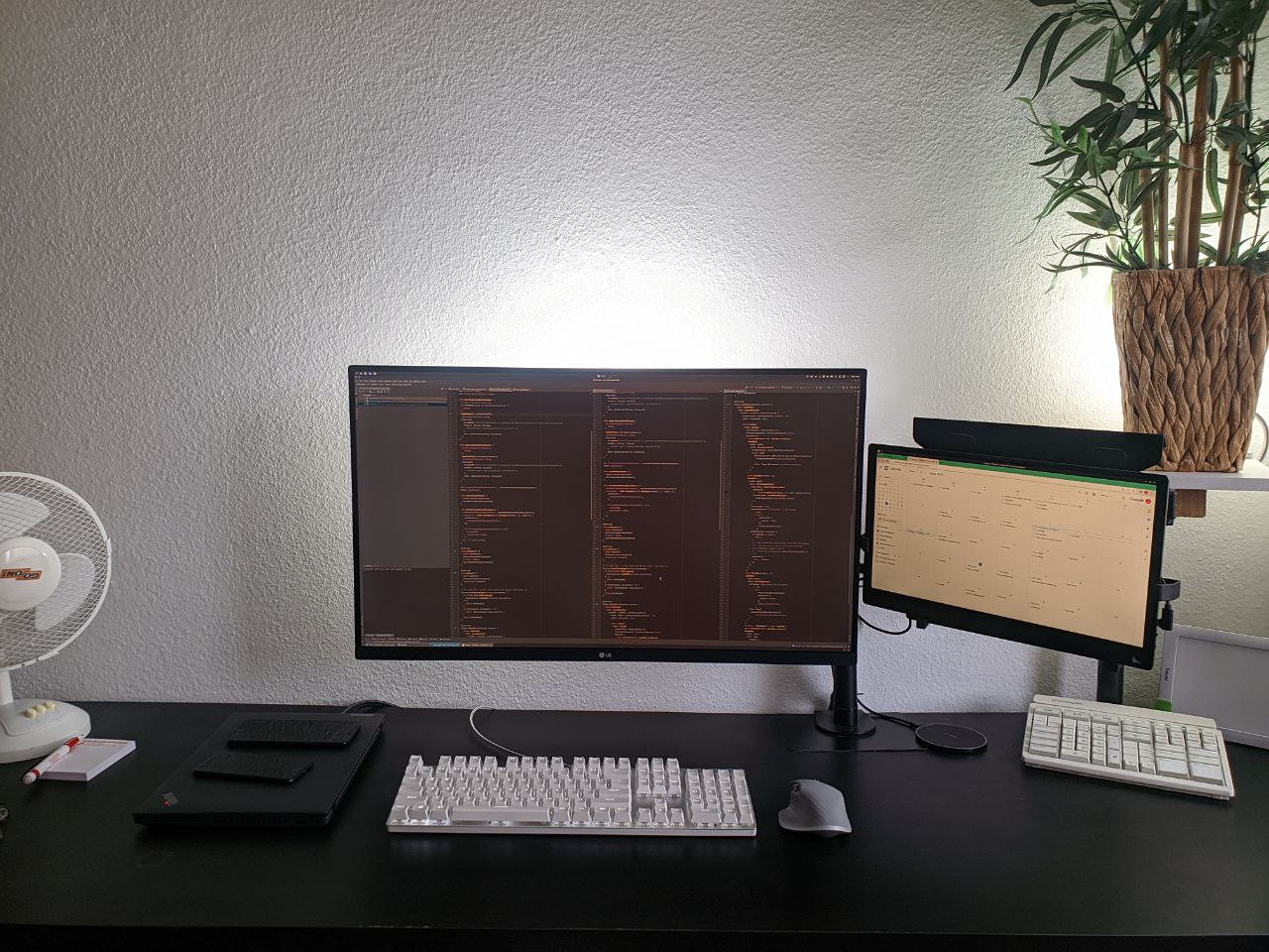 desksetup.jpg