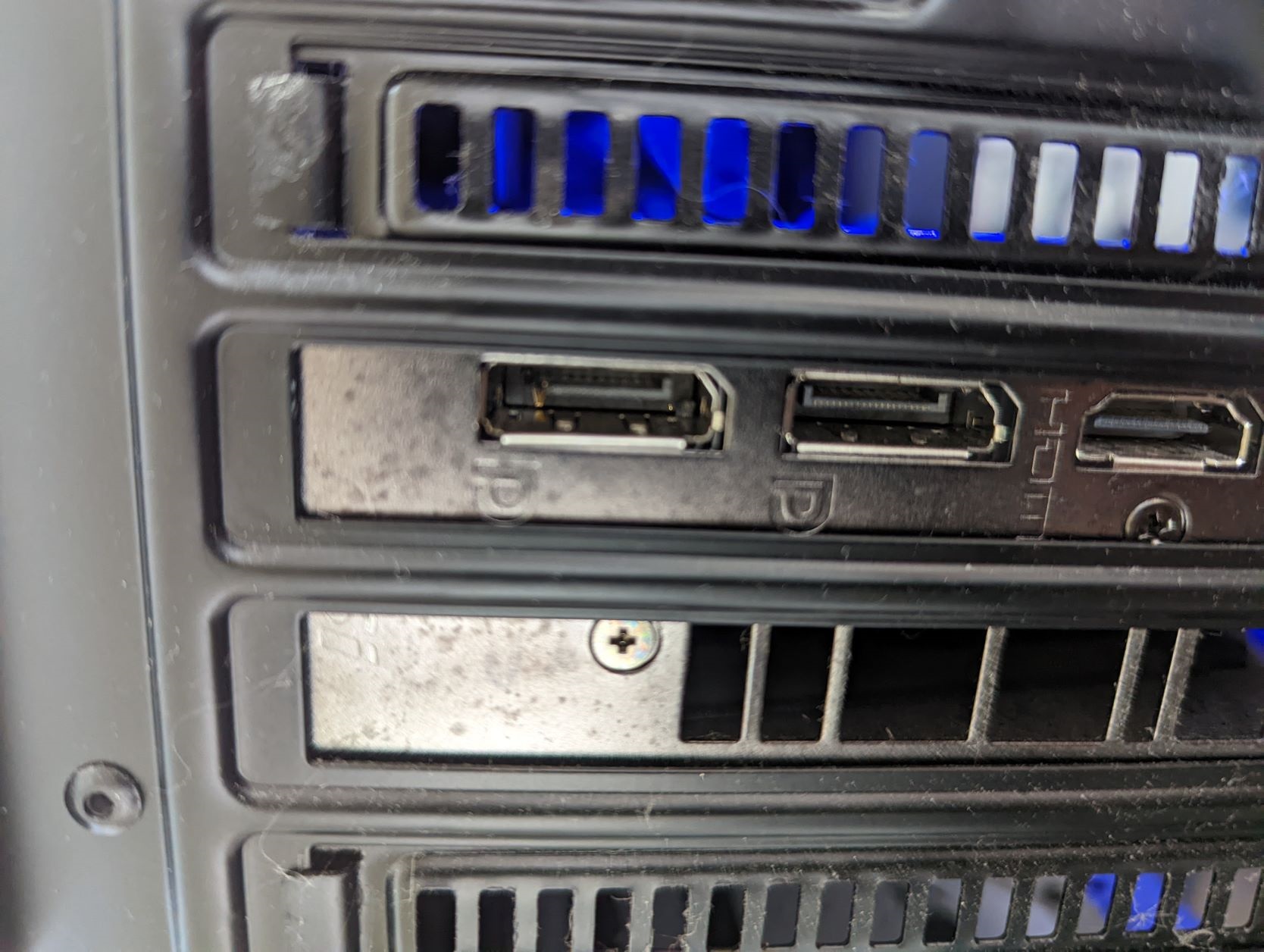Displayport Damage (2).jpg