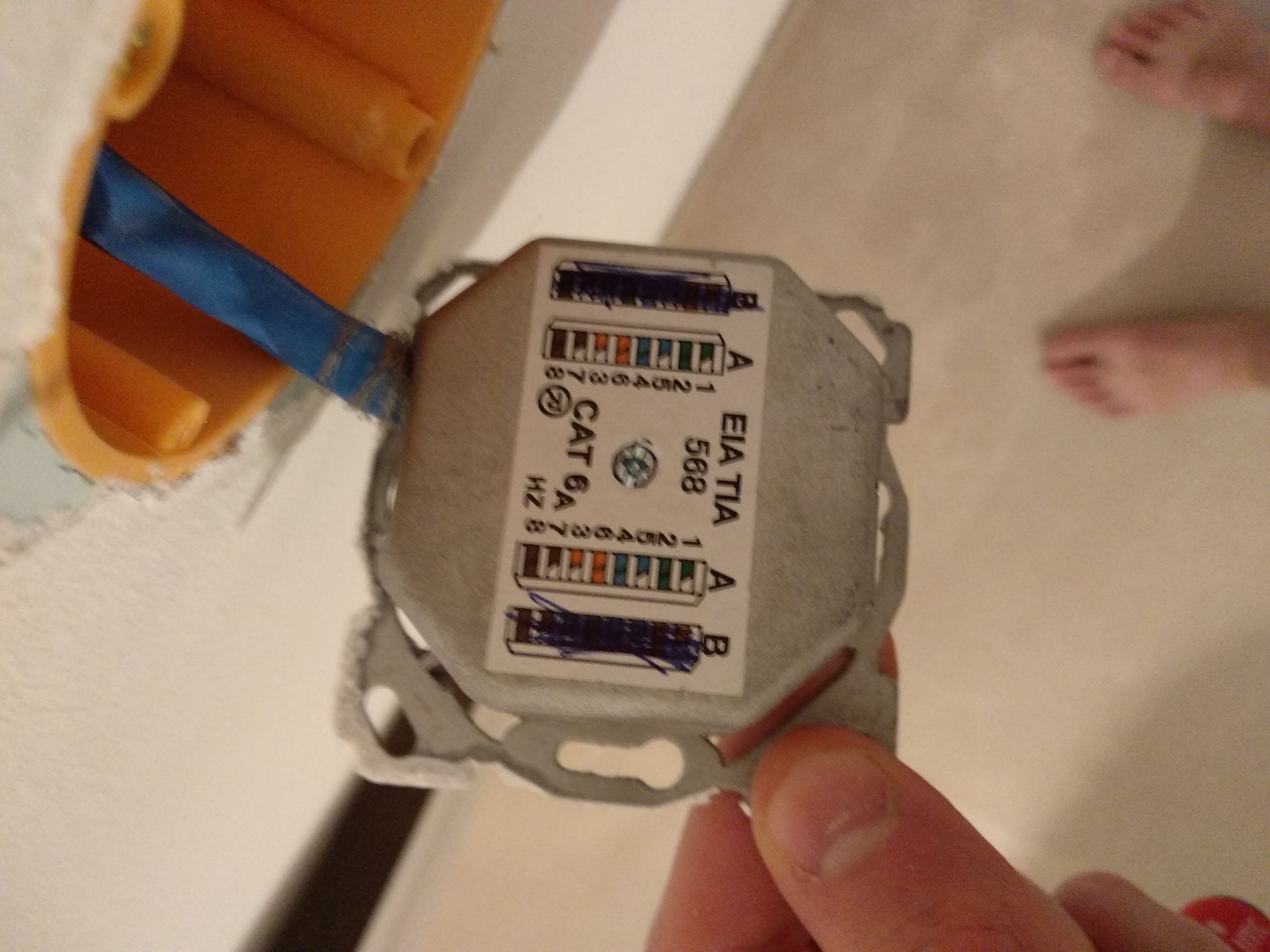 Dose Port 1 Rückseite.jpg