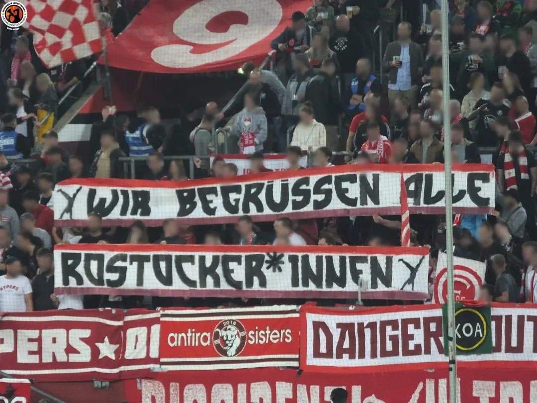 Düsseldorfer-außen.jpg