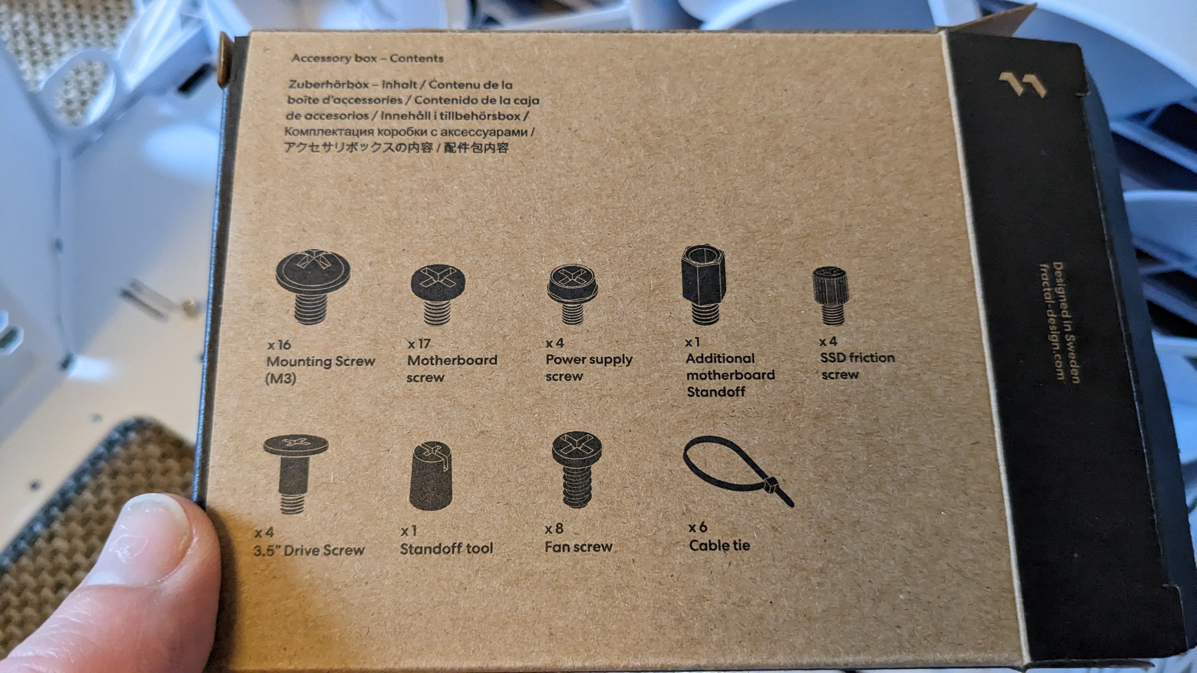 Fractal Torrent compact RGB TG - Zubehör.jpg