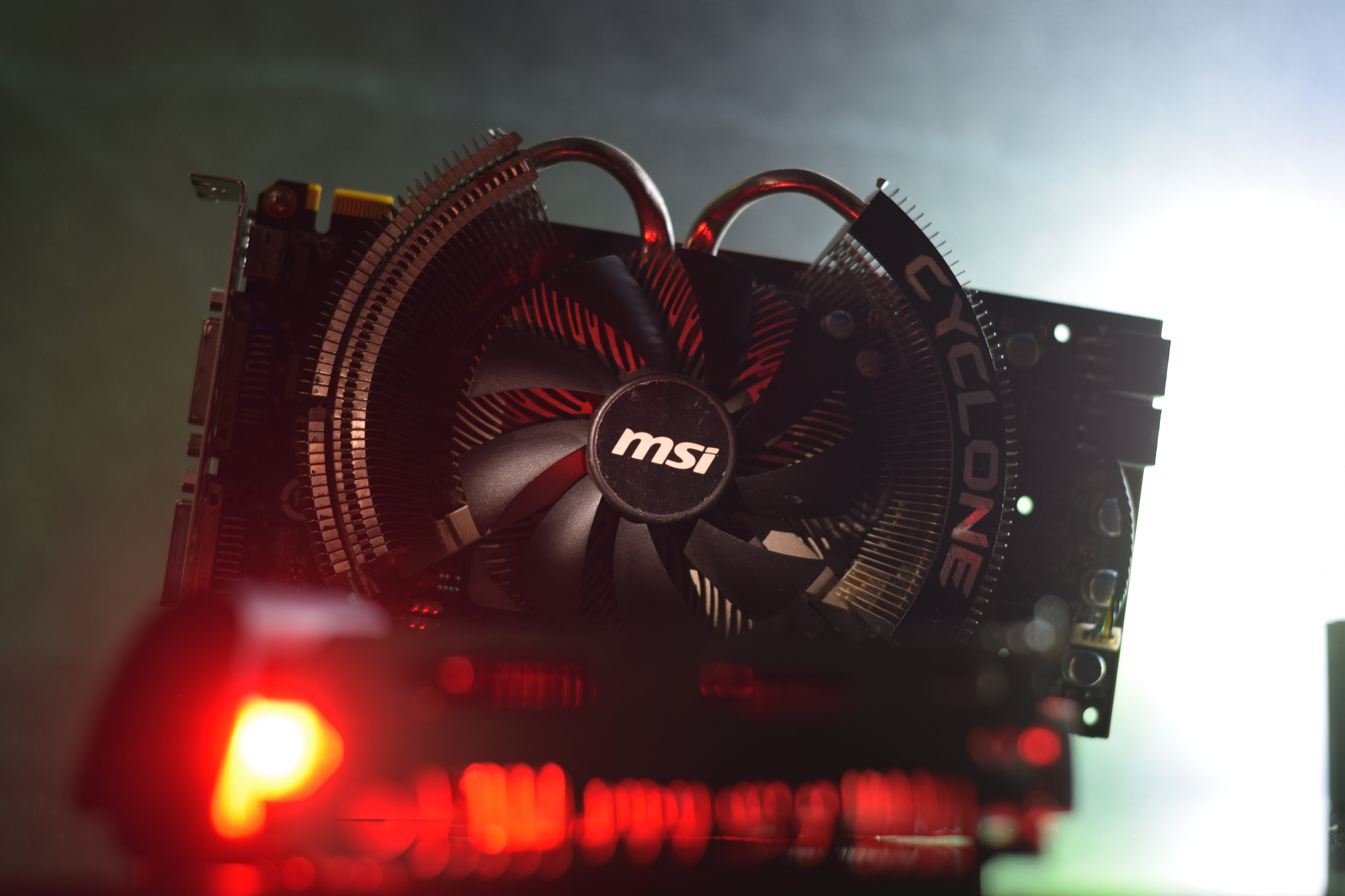 GeForce 460 GTX msi (4).JPG