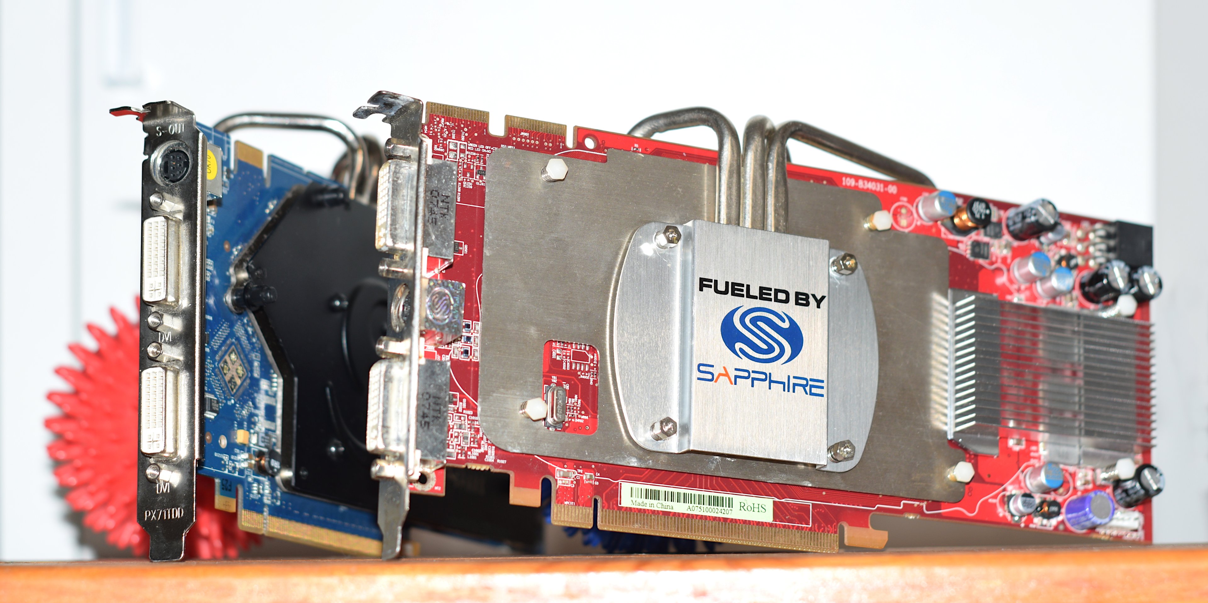 GeForce 8800 Radeon HD 3850 (3-01).JPG