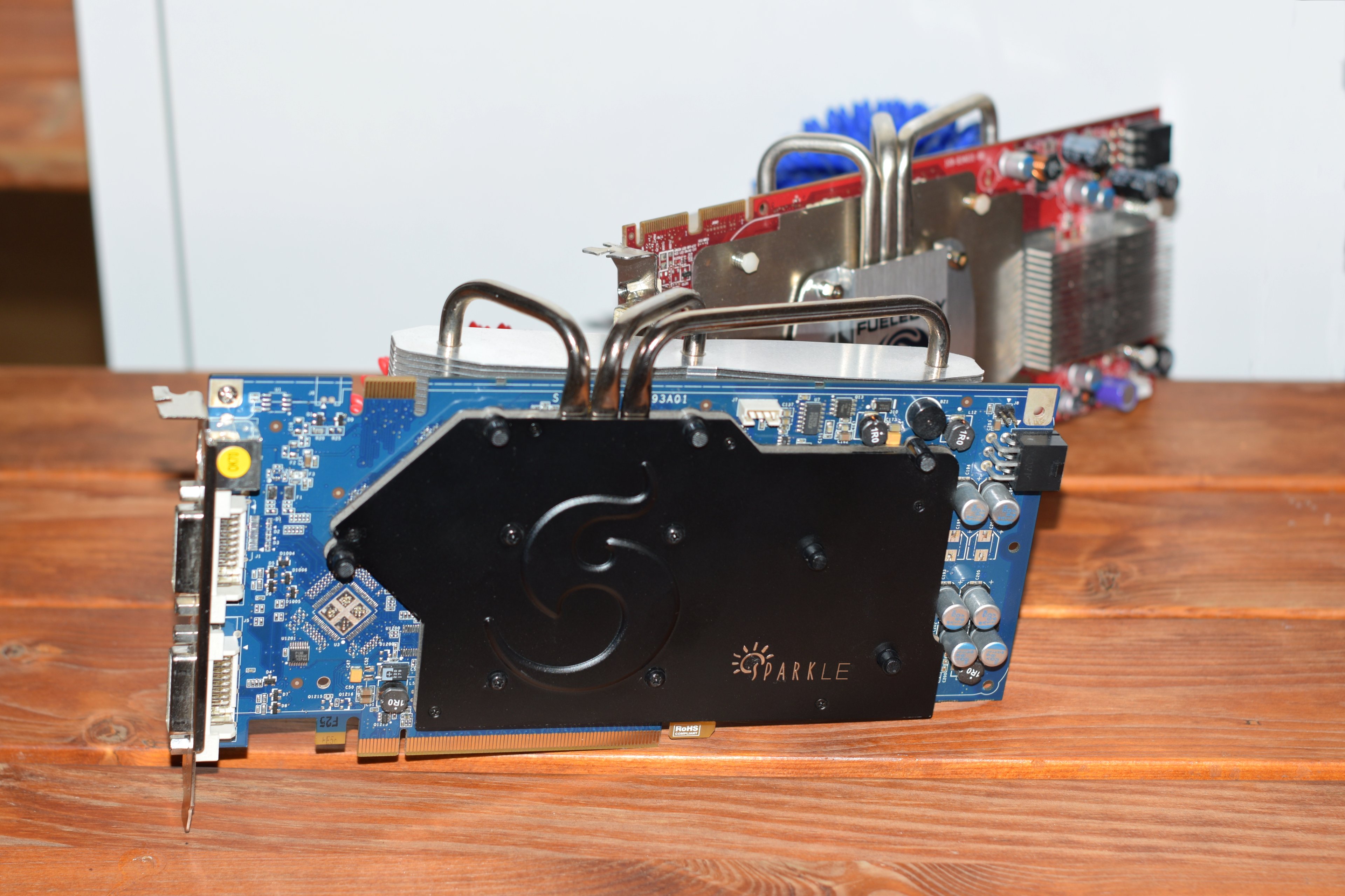 GeForce 8800 Radeon HD 3850 (5-01).JPG