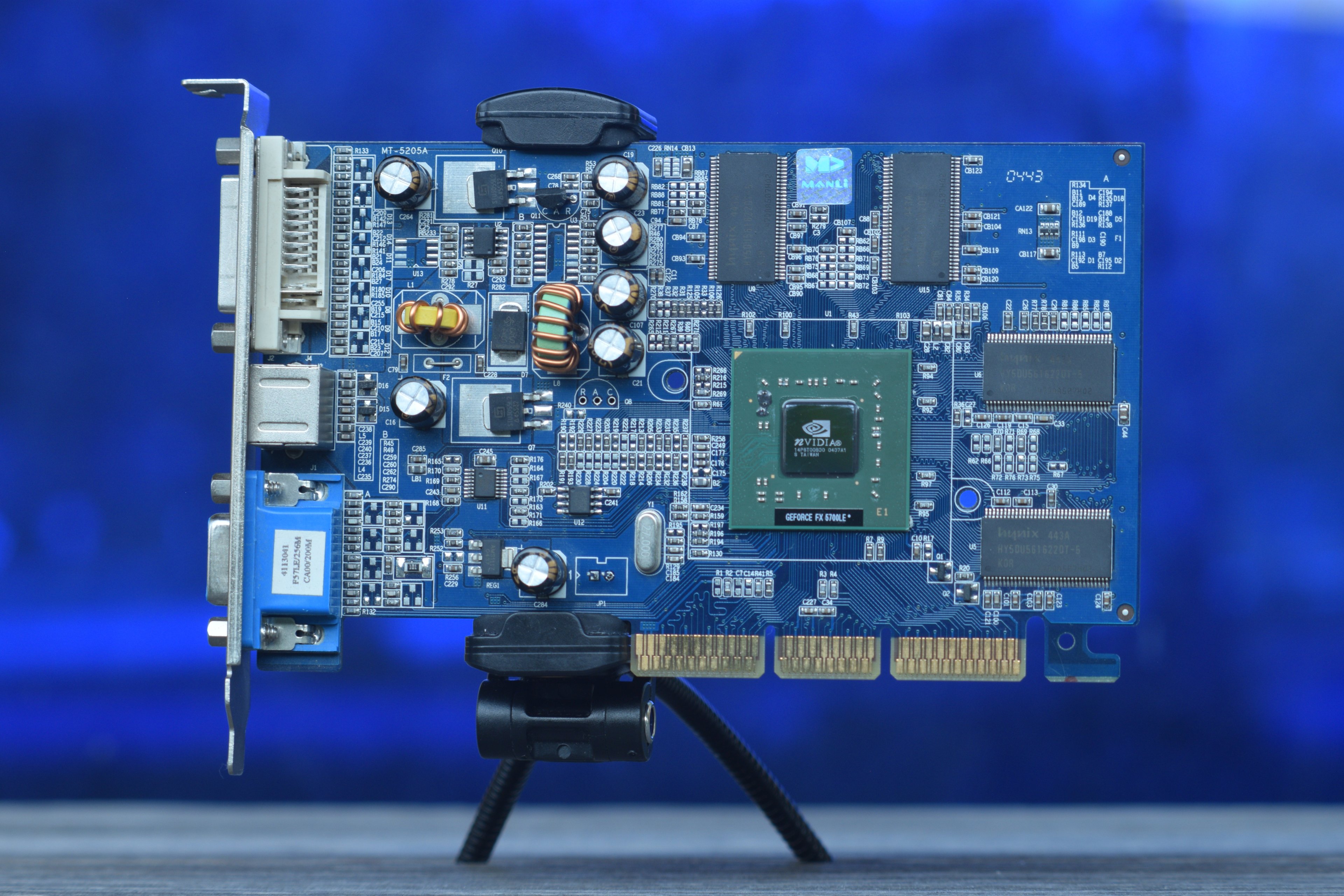 Geforce FX 5700 LE (10).JPG