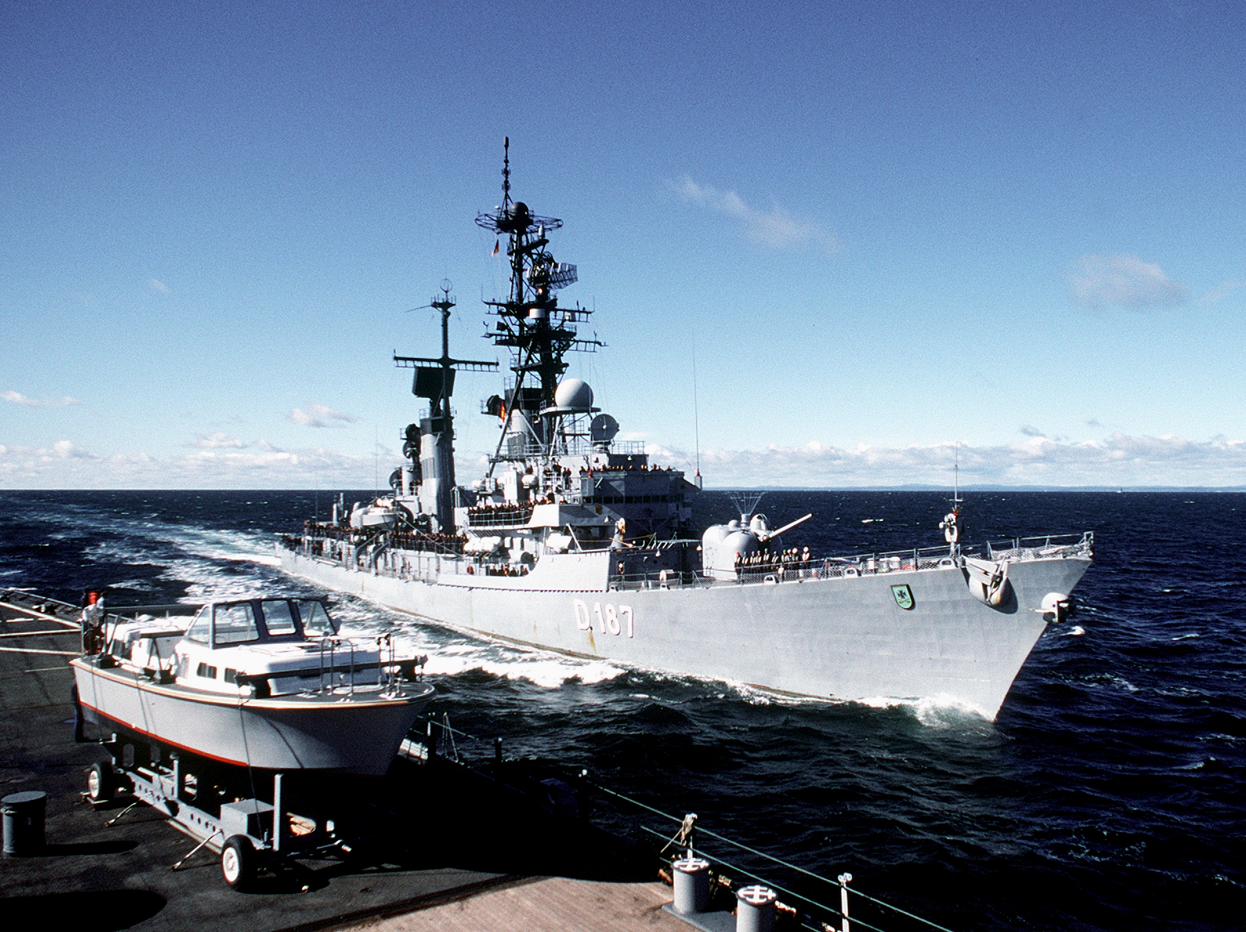German_destroyer_Rommel_(D_187)_passing_USS_Iowa_(BB-61)_in_the_Atlantic_Ocean_on_1_September_...jpg