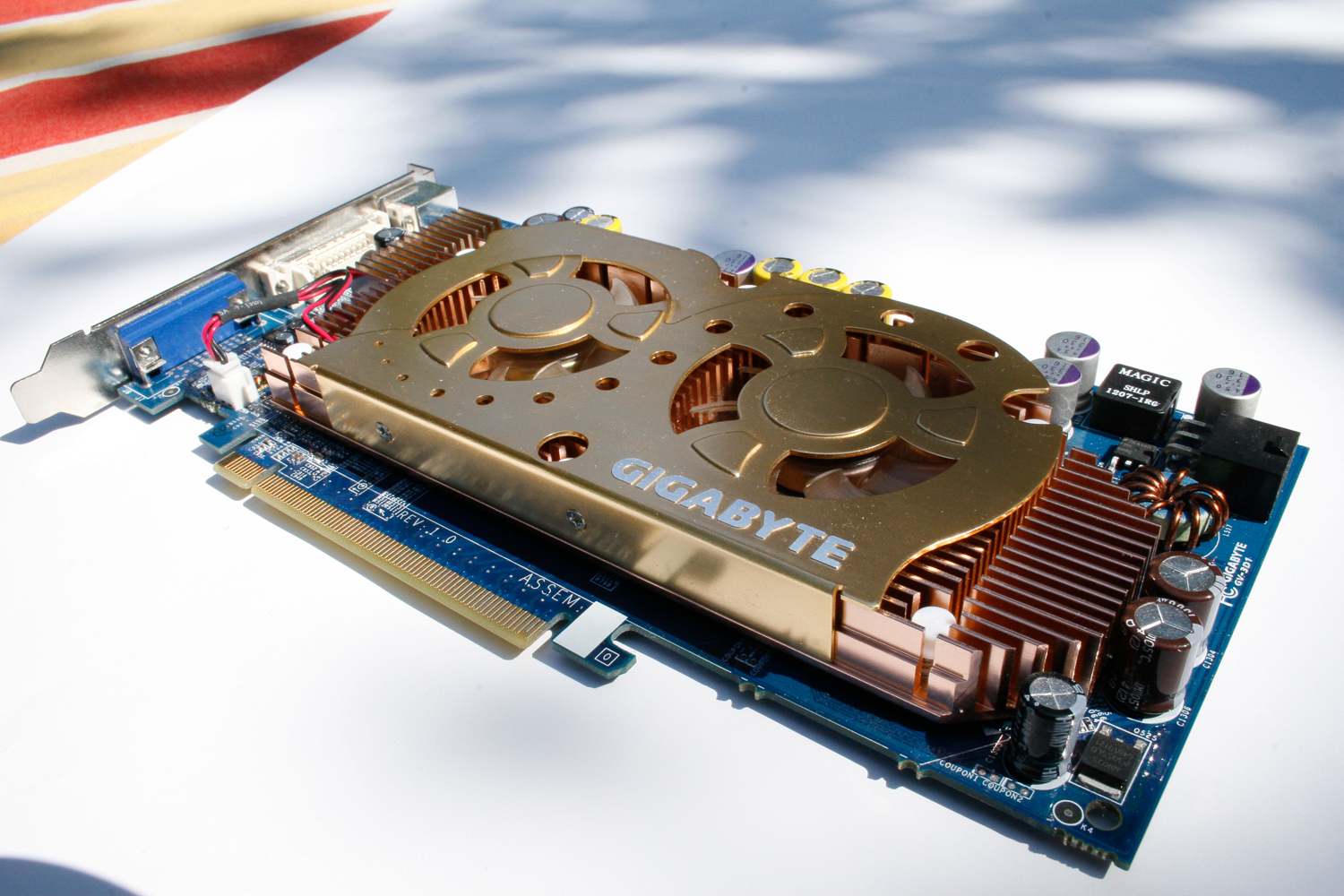 Gigabyte Dual 6600GT-1.jpg