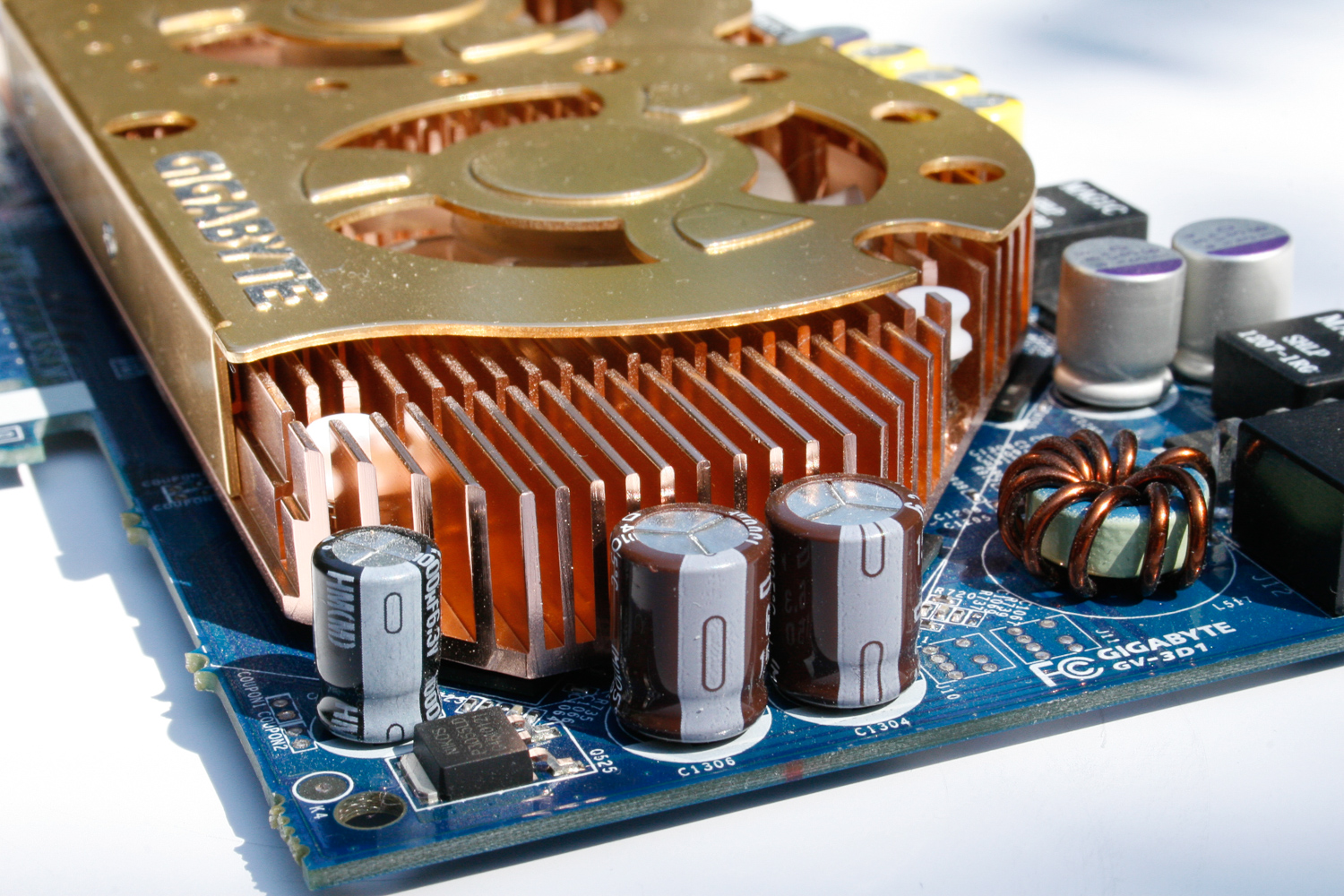 Gigabyte Dual 6600GT-14.jpg