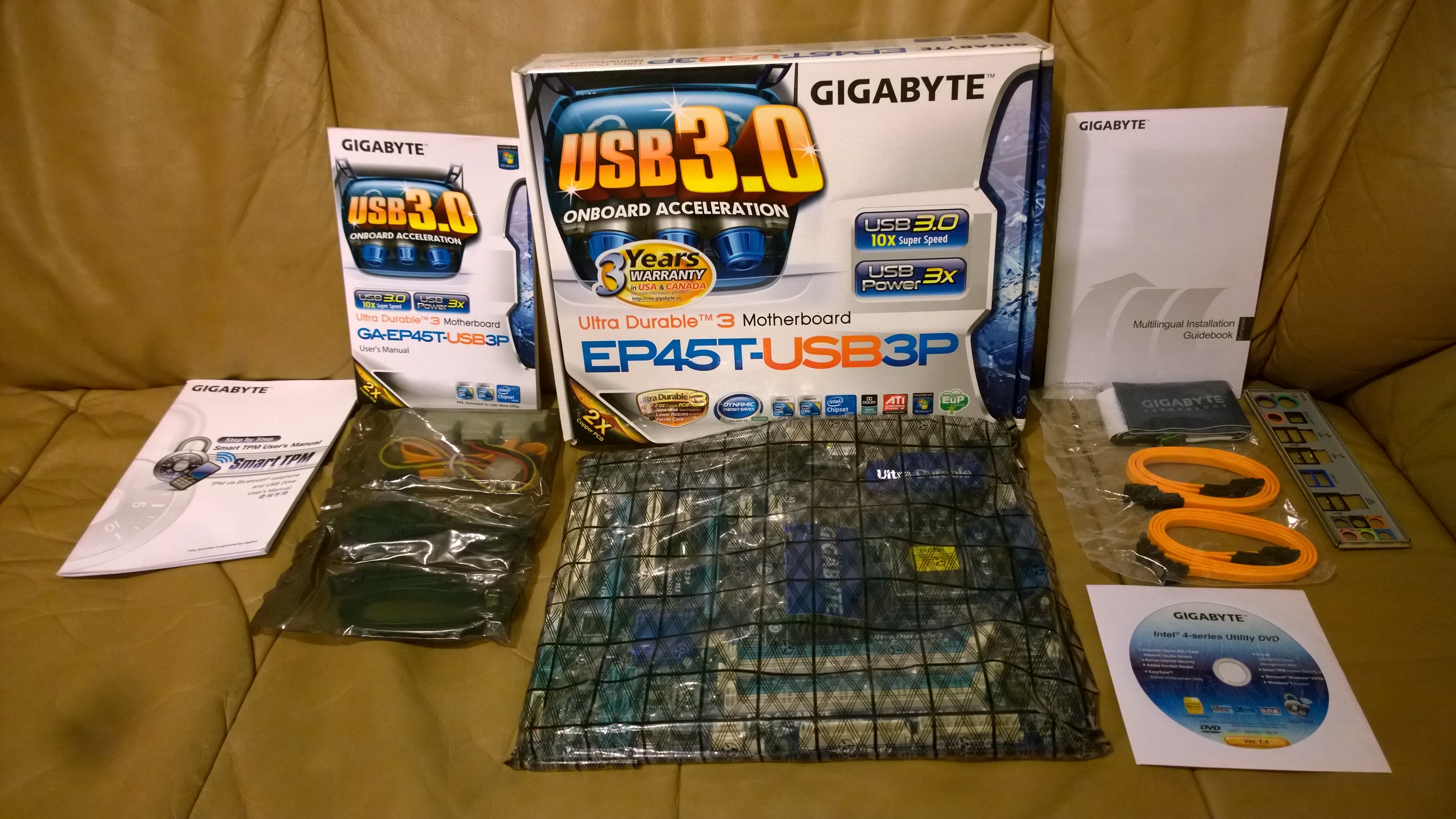 Gigabyte GA-EP45T-USB3P alles.jpg