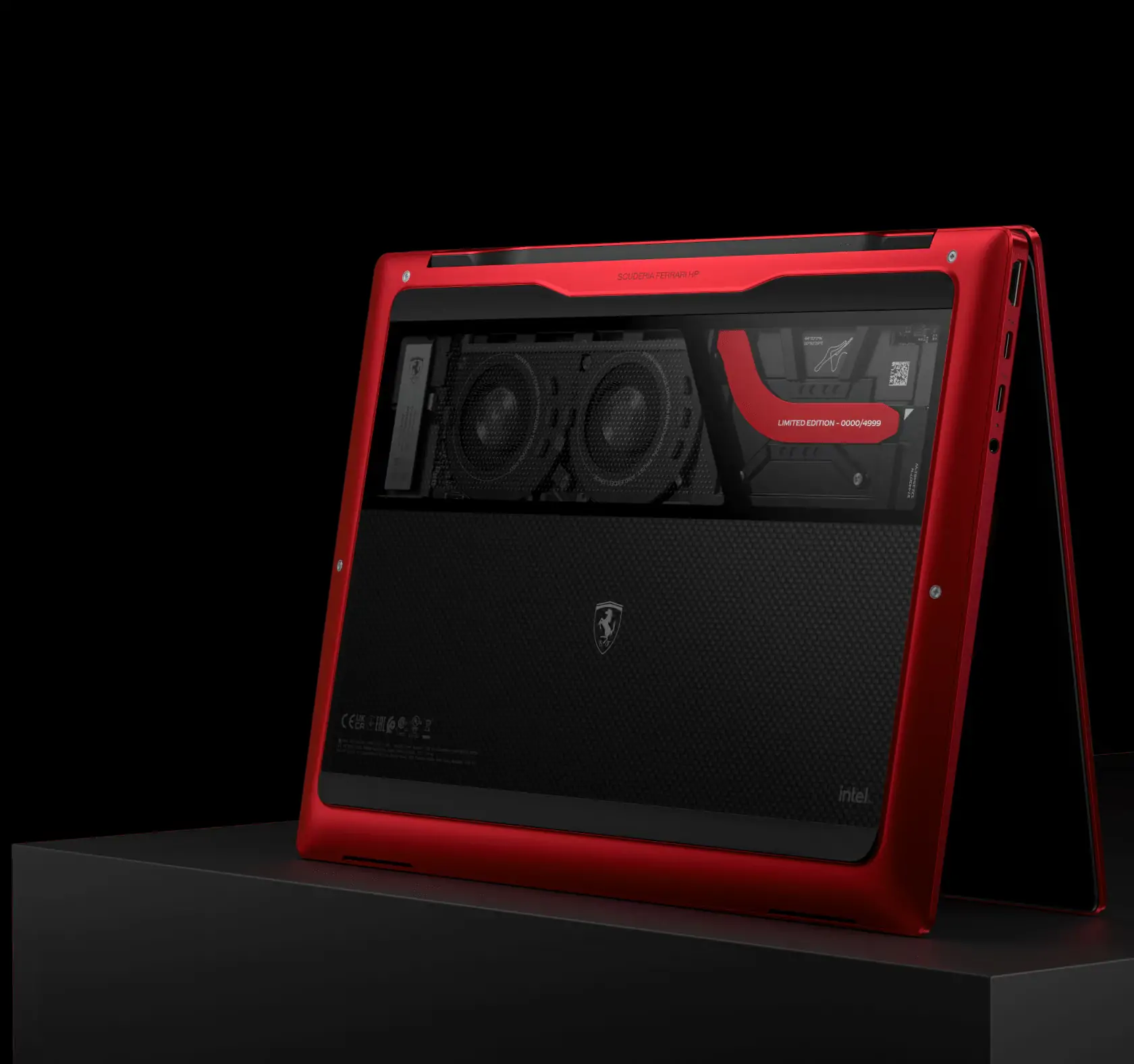 HP-Limited-Edition-Scuderia-Ferrari-Notebook-Next-Gen-AI-PC-unten.webp