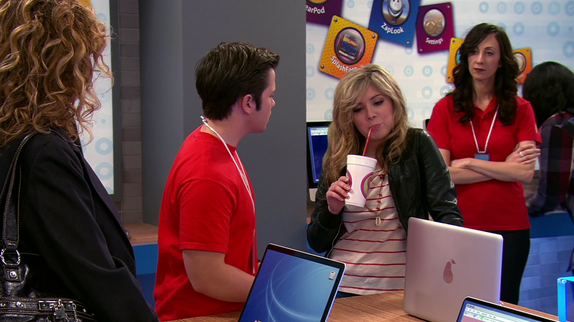 ICarly-iPear-Store-Episode-8-3652224713.webp