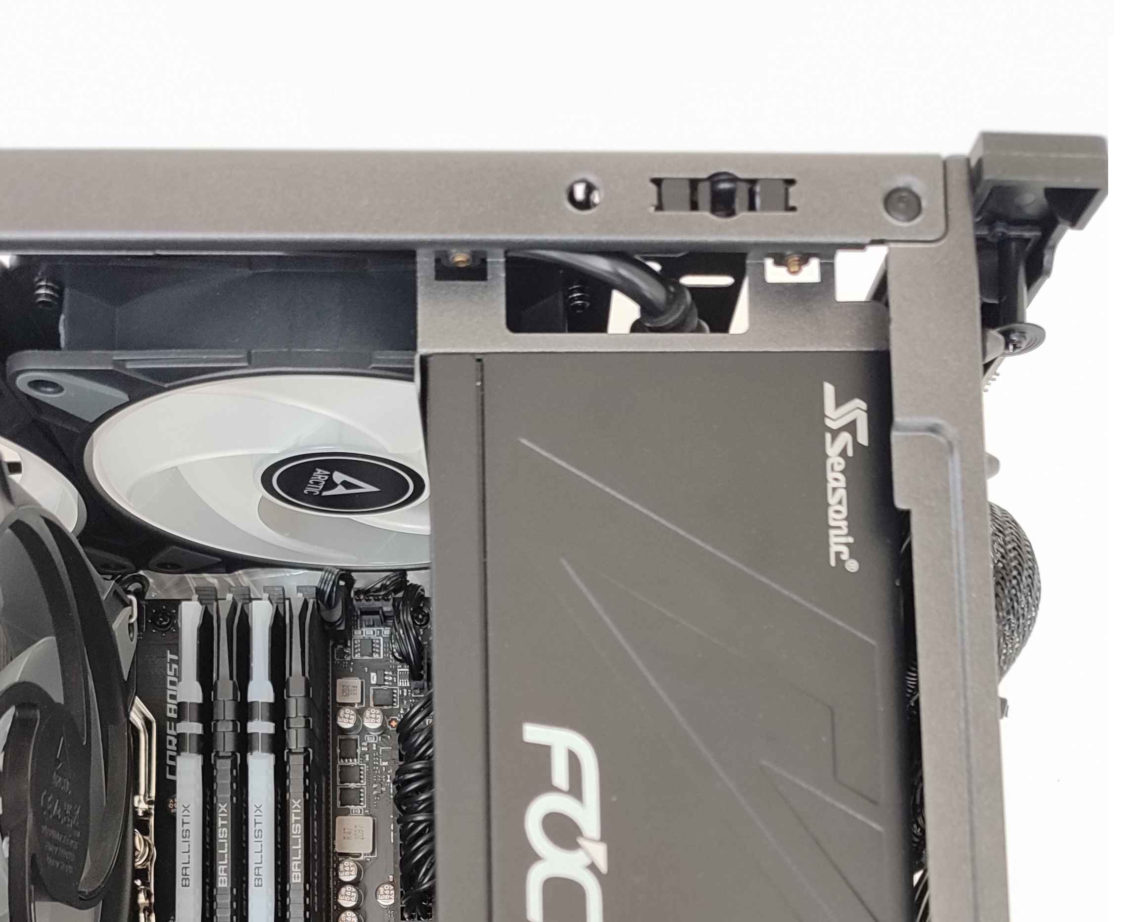 IM-1 Pocket Netzteilkabel.jpg