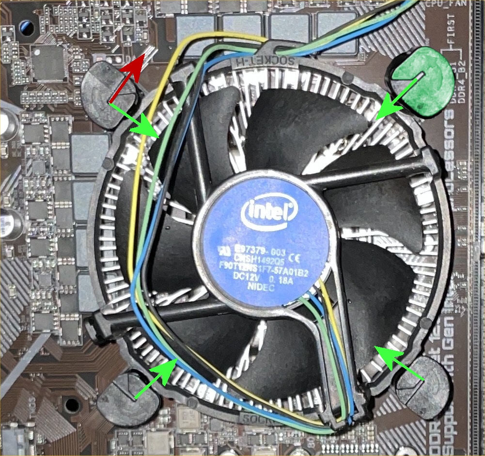 Intel Kühler lose Pfeile.jpg