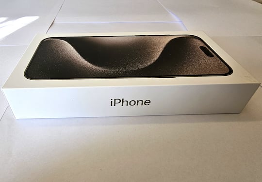 iphone-15-pro-max-unboxing-1lgb.jpg