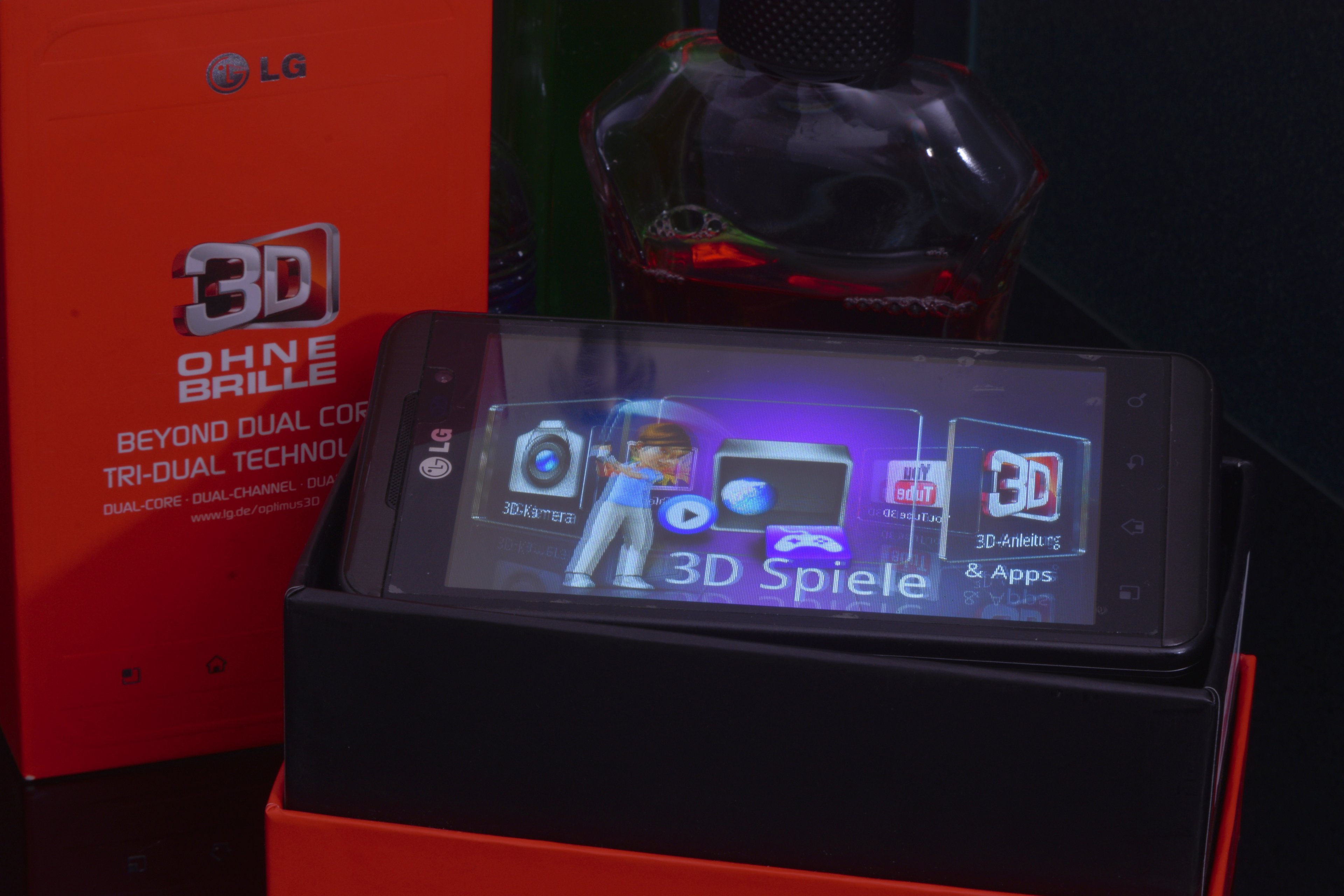 LG Optimus 3D (2-01).JPG