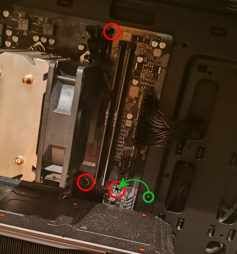 Mainboardschrauben fehlen 2.jpg