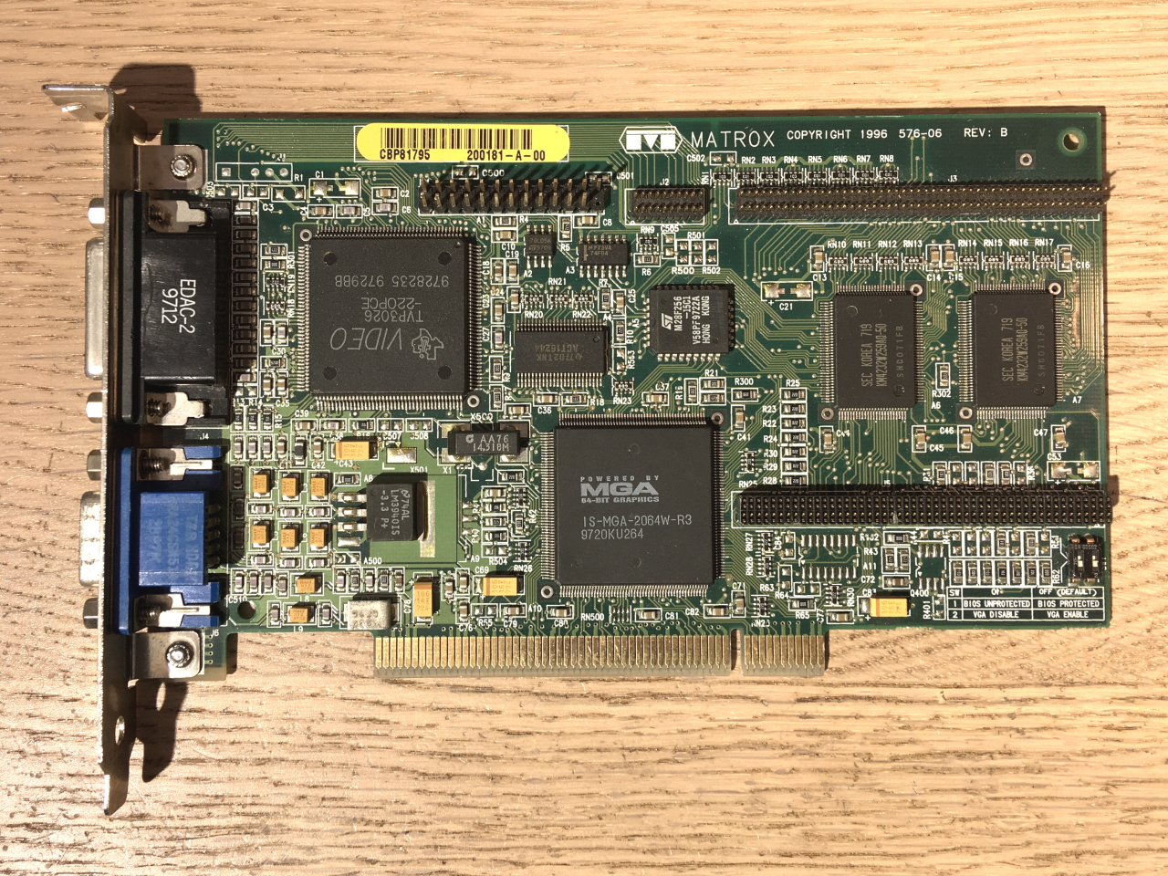 matrox-mga-2064w-gpu.jpg