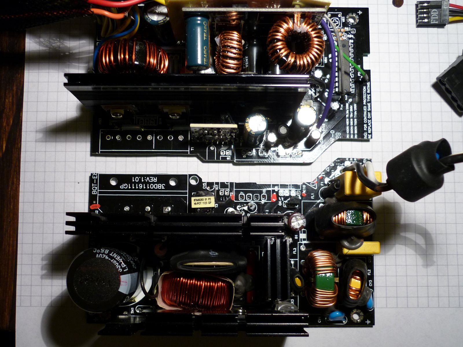 netzteil-platine-zersaegt-jpg.259348