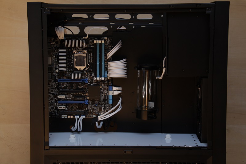 neu_mb-tray-jpg.418122