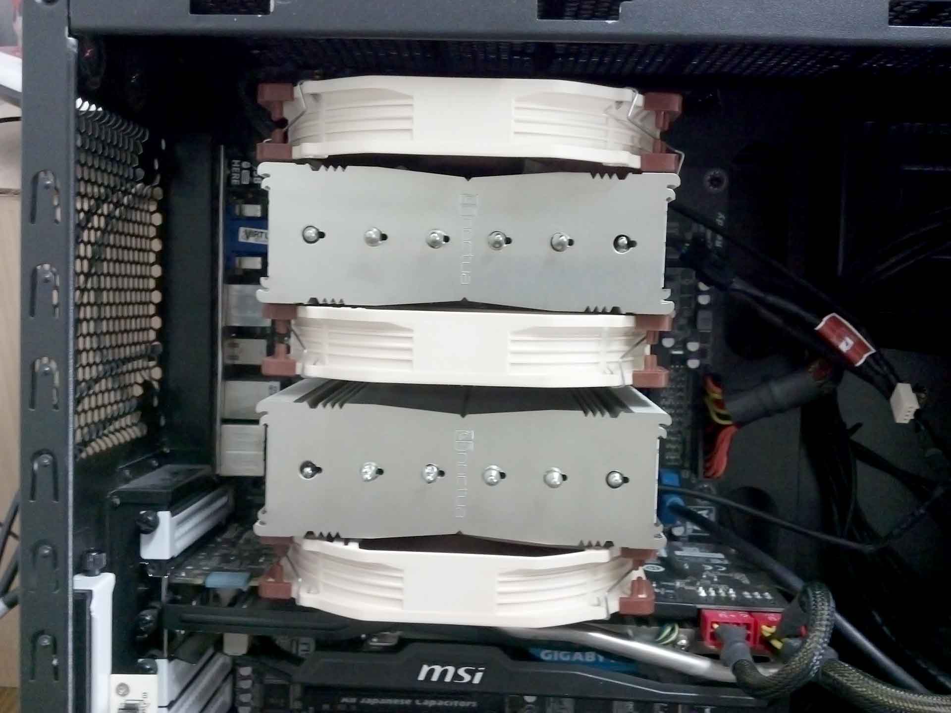 Noctua_NH-D15_Clearance_CPUCooler_Vertical_Setup_TripleFans.jpg