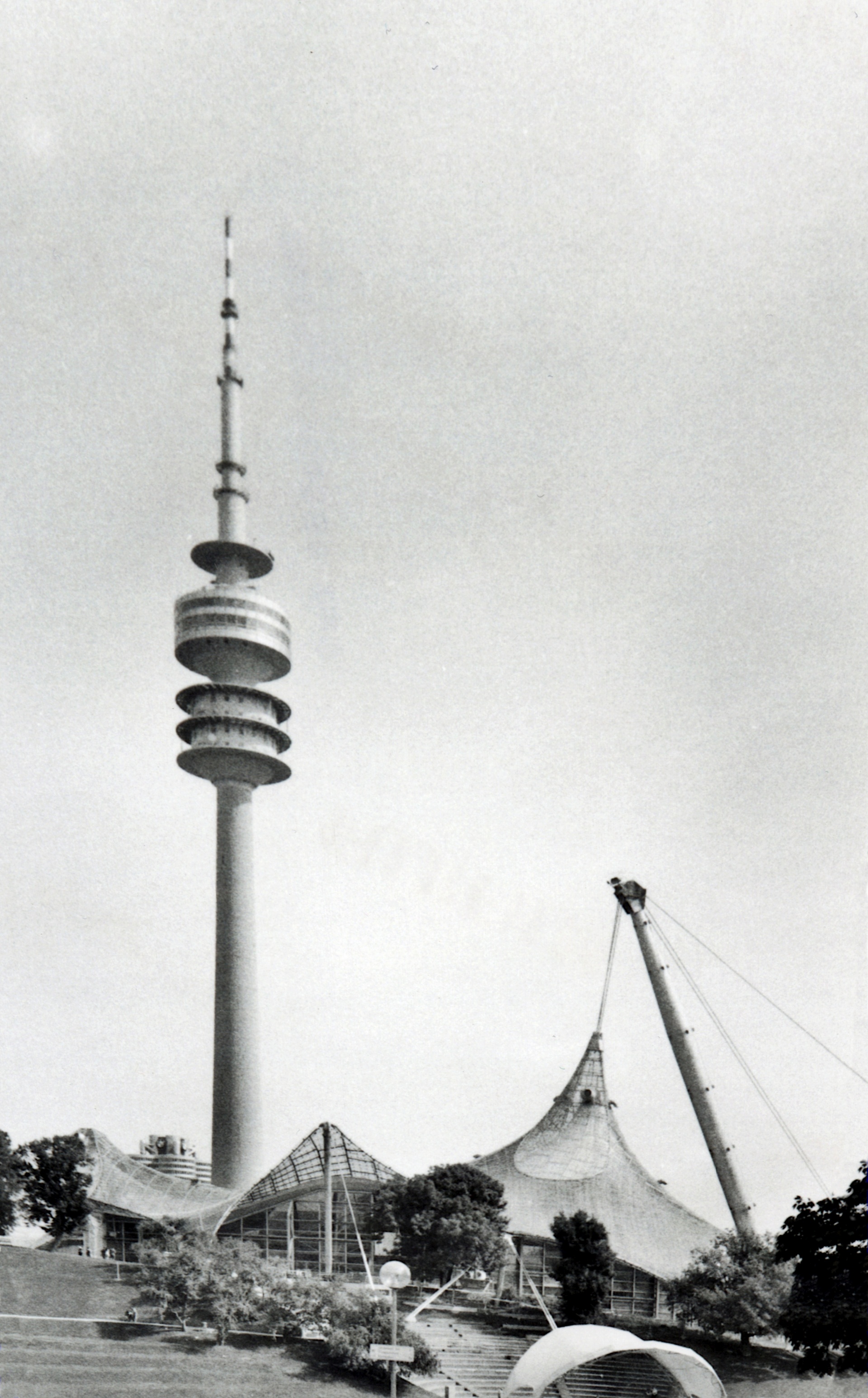 Olympia Turm 001-1 FHD.jpg