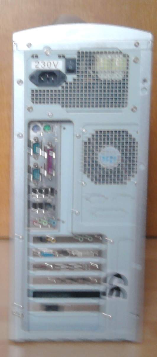 pc-hinten-jpg.233468