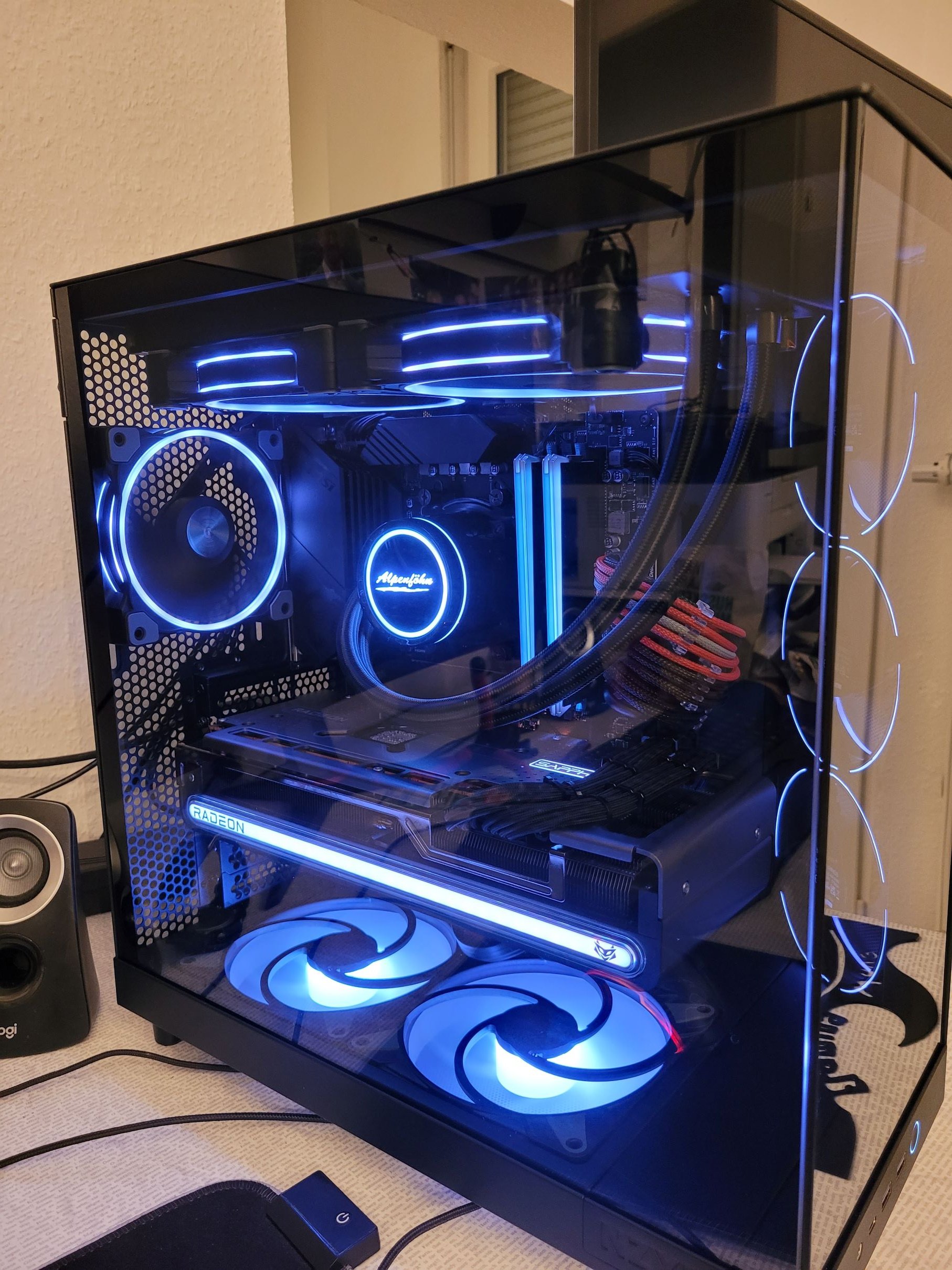 PC Neu weiß 60 prozent.jpg