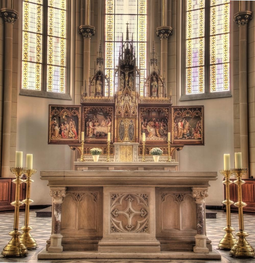 png_altar1-jpg.299720