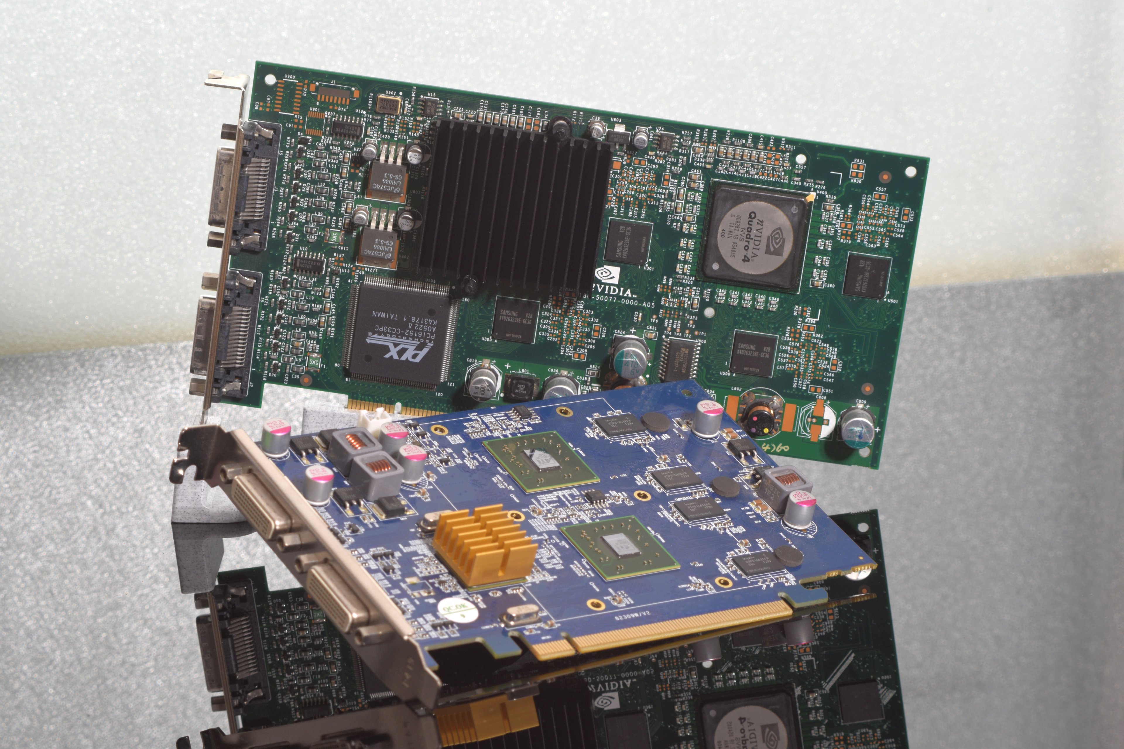 Radeon HD 3450 X2 Jaton (10-01).JPG
