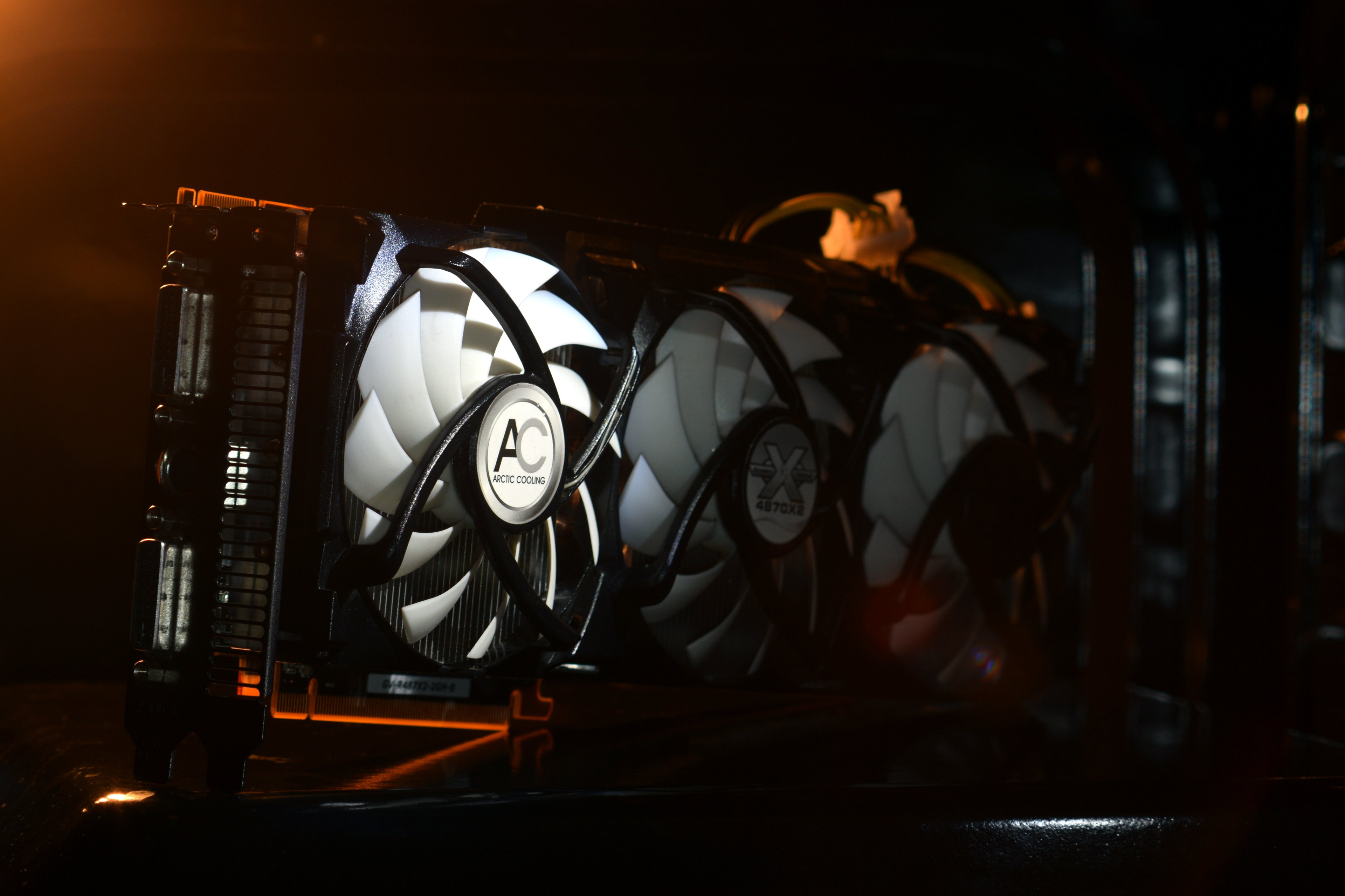 Radeon HD 4870 X2 Dual (26-1).JPG