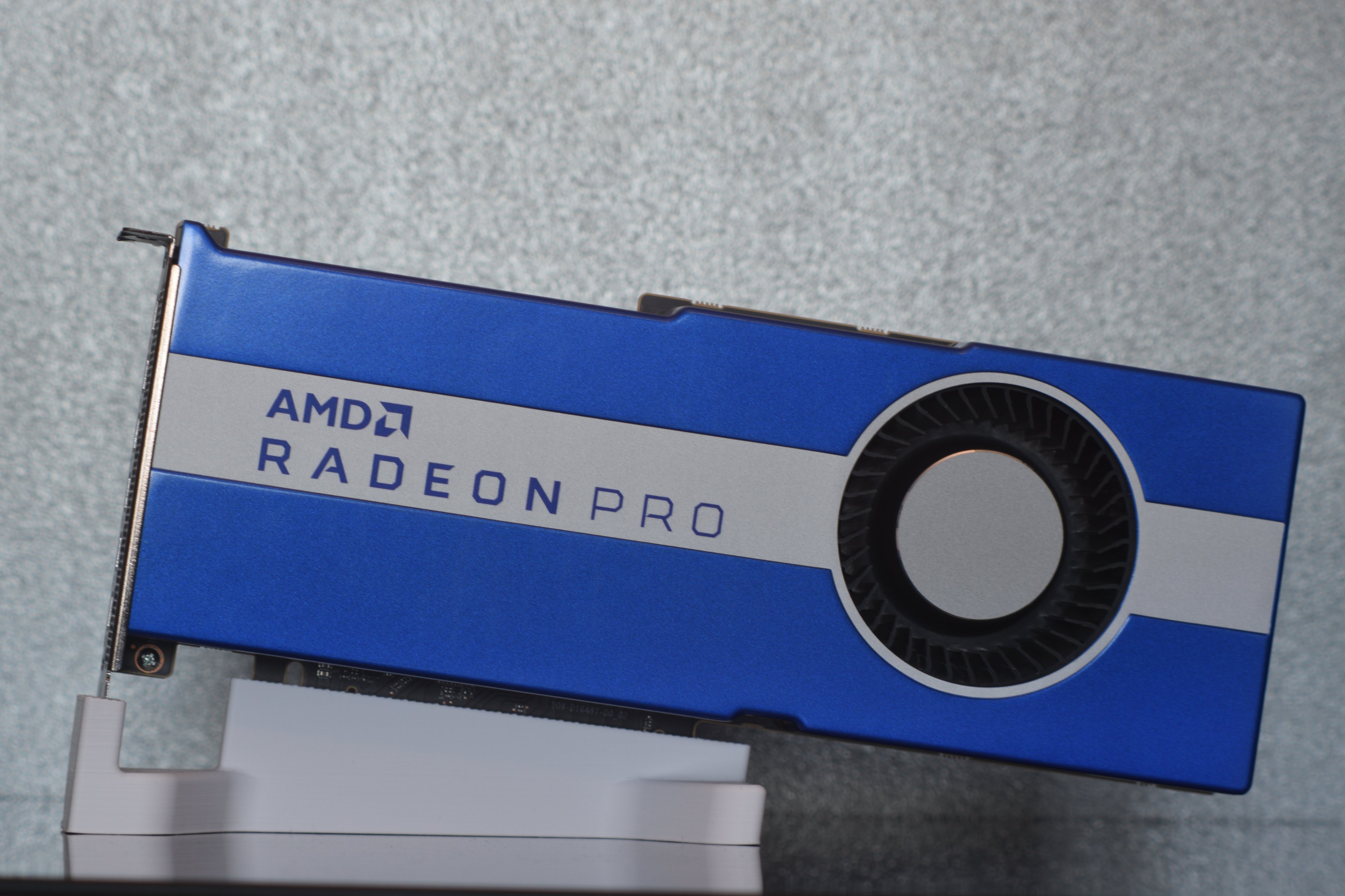 Radeon Pro ( VII ) (2).JPG