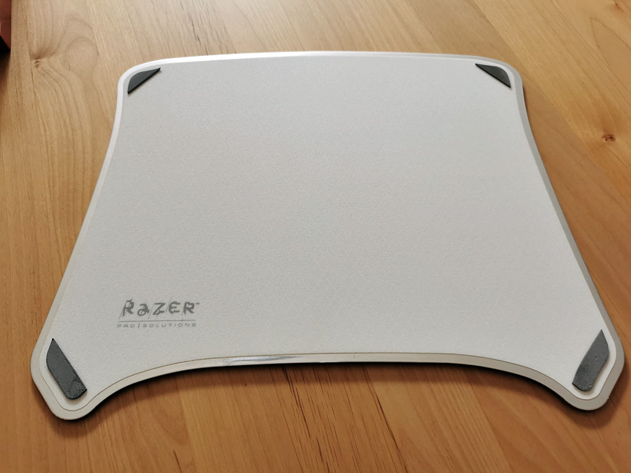 Razer-Pro-Solutions-Mousepad.jpg